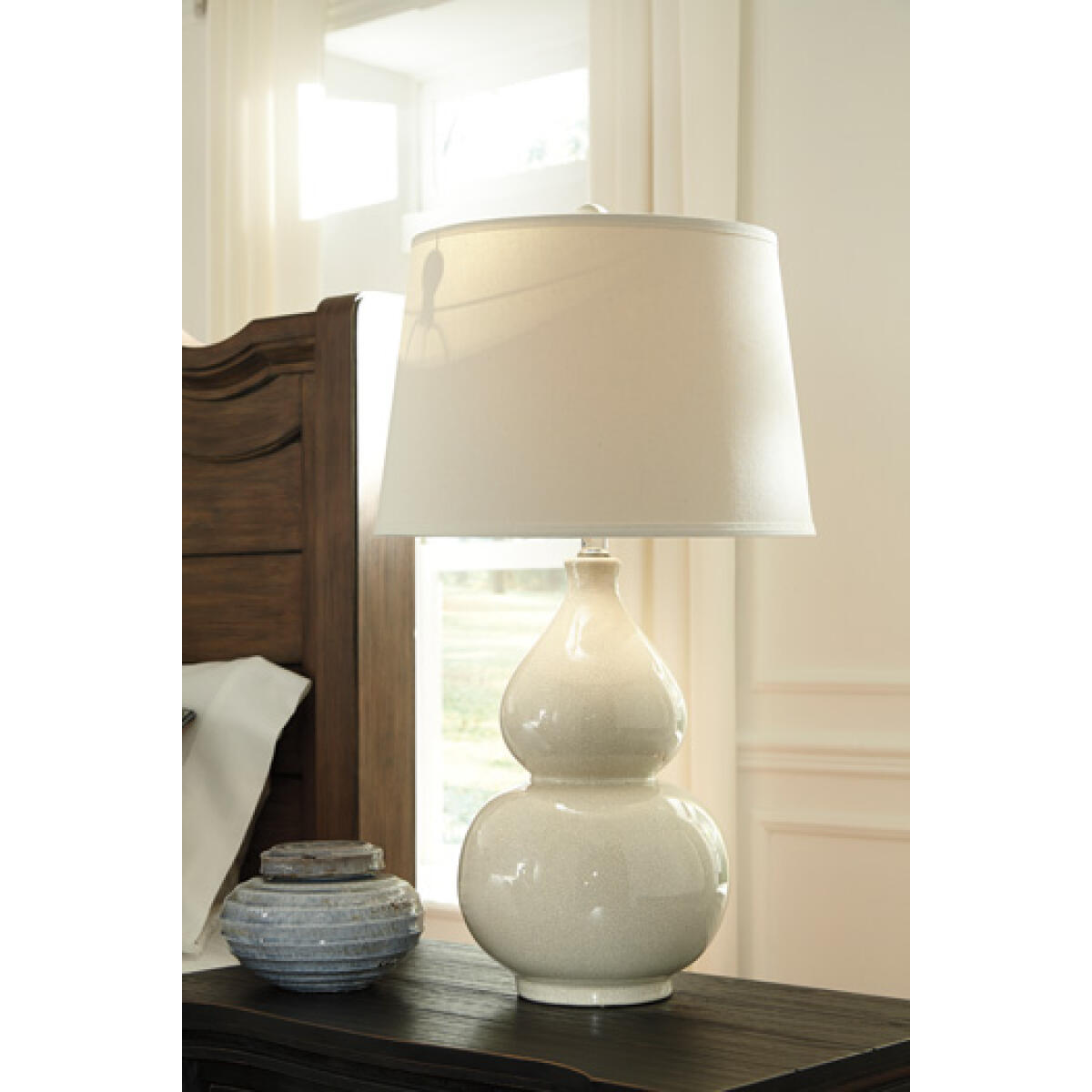 70de9ebfd9e741b756da4a92448a8c3c Saffi Table Lamp - Image 1