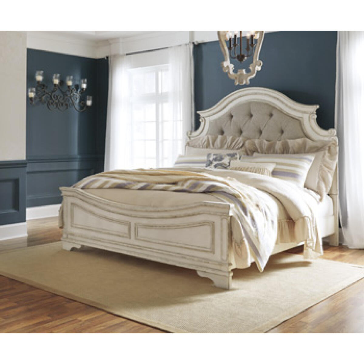 4e8abc904df0c35f089996a5a798acf5 Realyn King Upholstered Panel Bed - Image 1