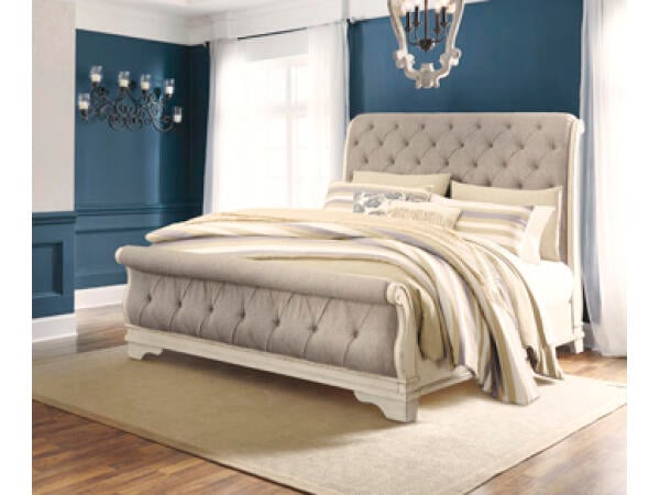 Realyn Queen Sleigh Bed Beds Ashley Furniture