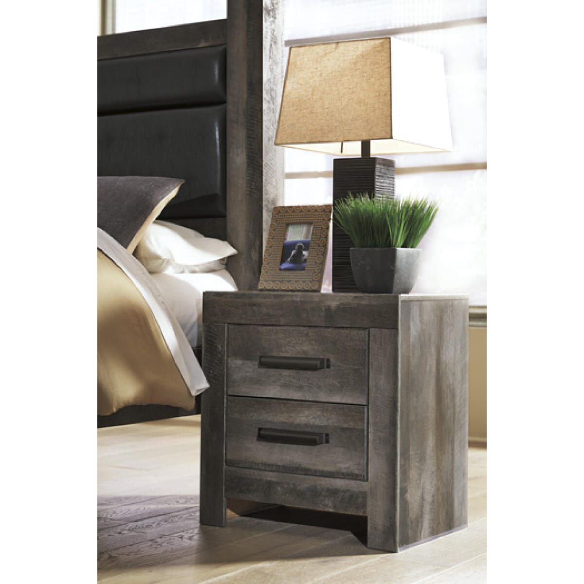 807d3121b2db62d9a6147b6ca12e6195 Wynnlow Nightstand - Image 1