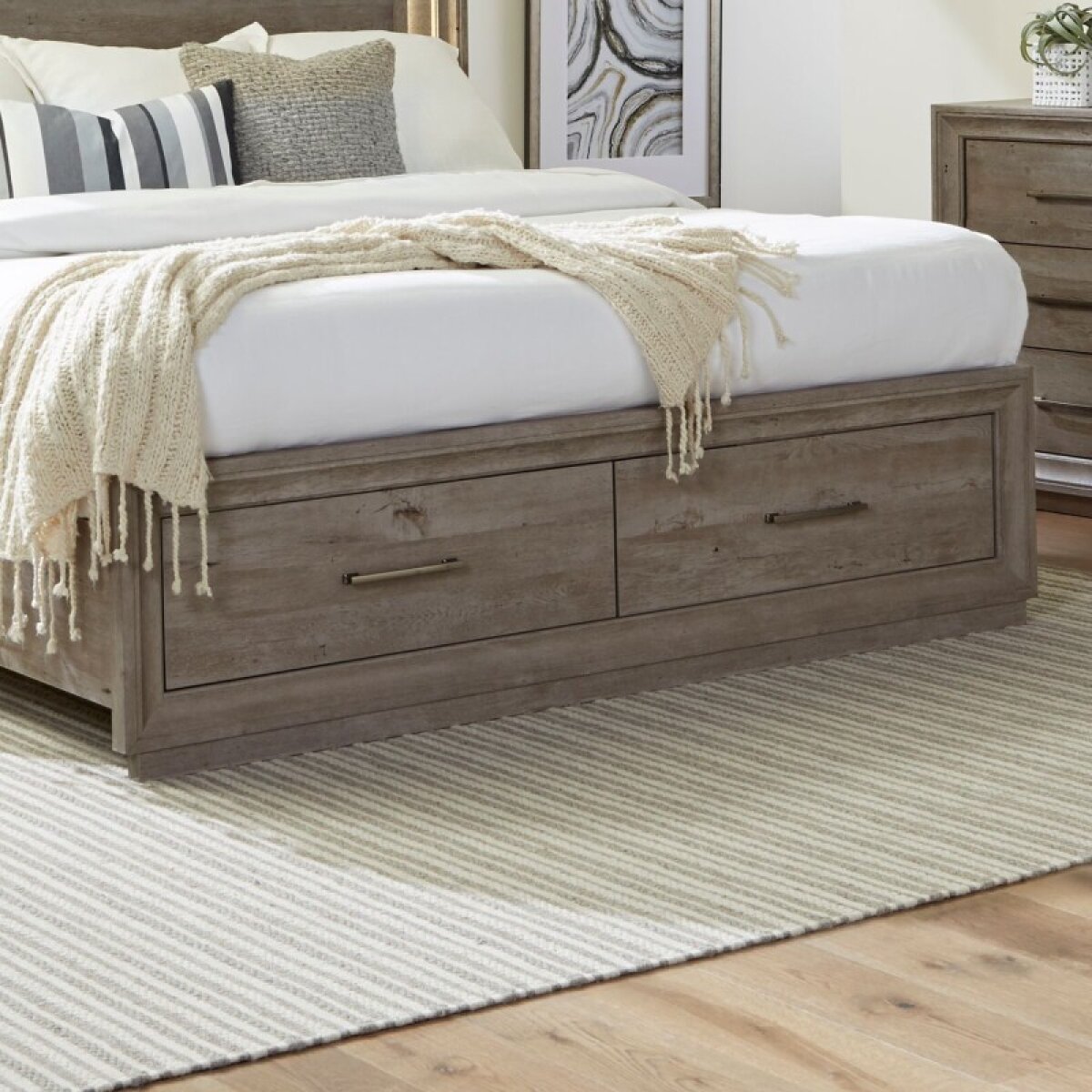 05dfde4058c36d133a66675a2dc10858 King Storage Footboard - Image 1