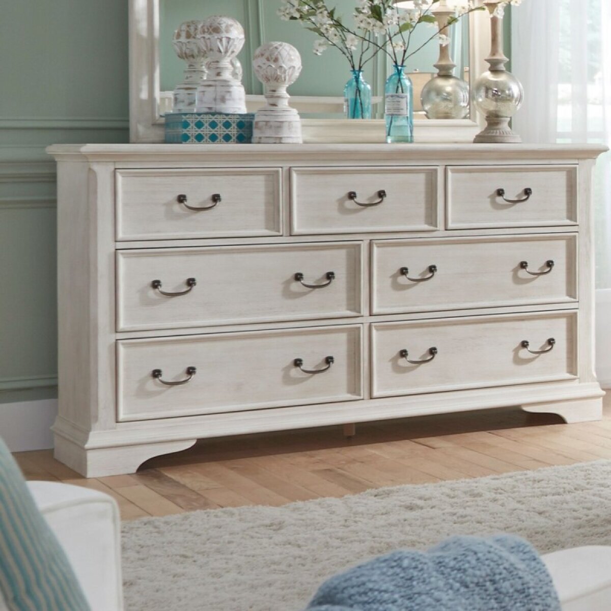 08df50ae22ee4520eed119952364ad2d Bayside 7 Drawer Dresser - Image 1