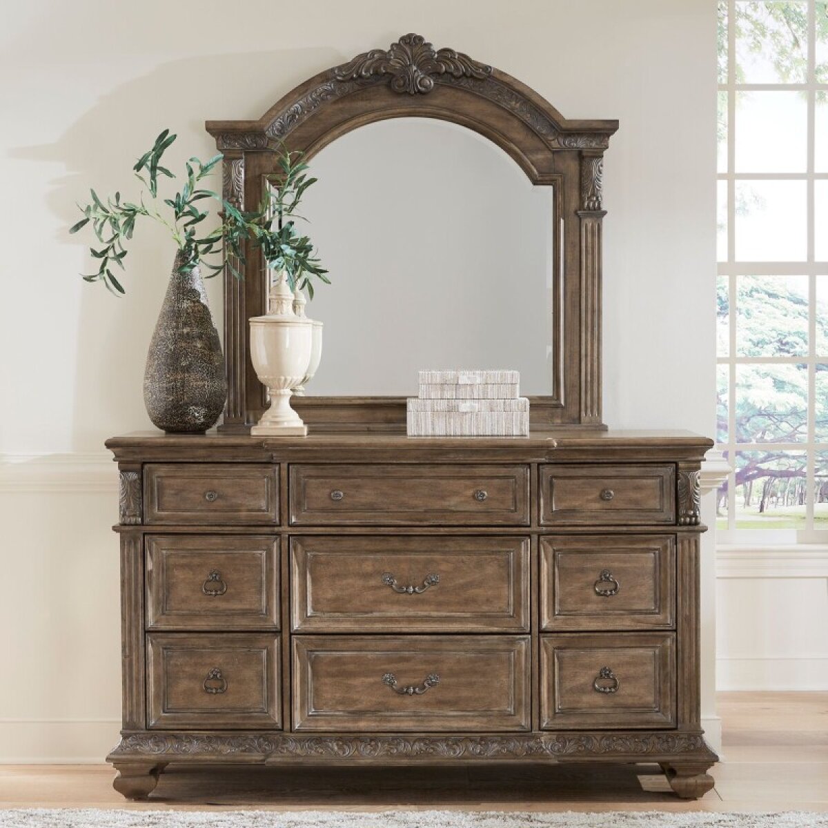 15512a28a58ebb35ba0d22c15dc7a5e9 Carlisle Court Opt Dresser & Mirror - Image 1