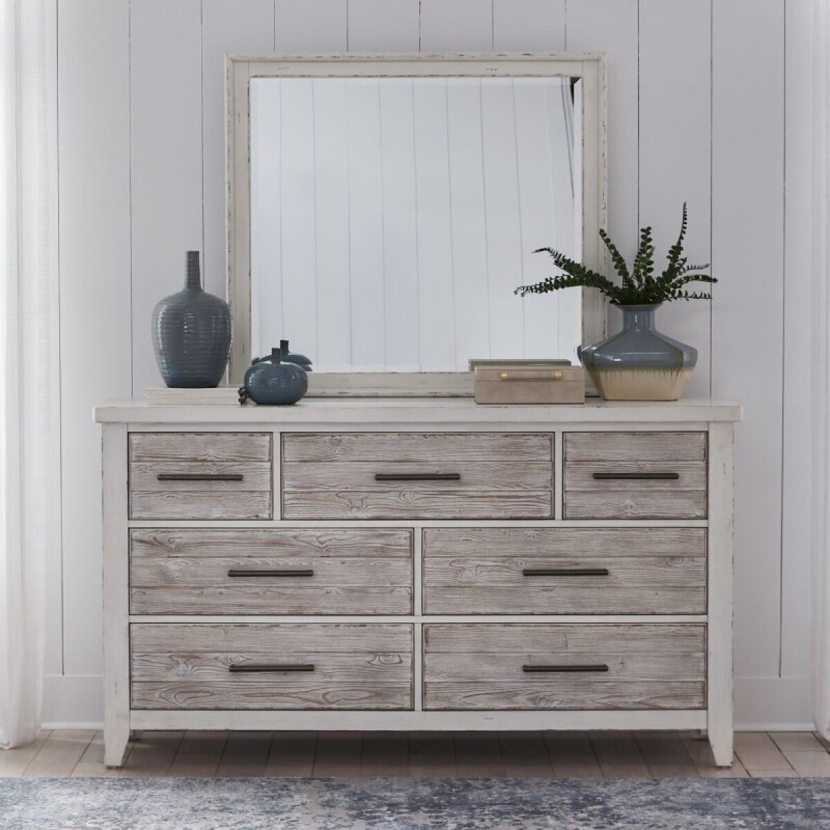 15bfcecf906c99f2ed4ee17c7eb900c6 Dresser & Mirror - Image 1