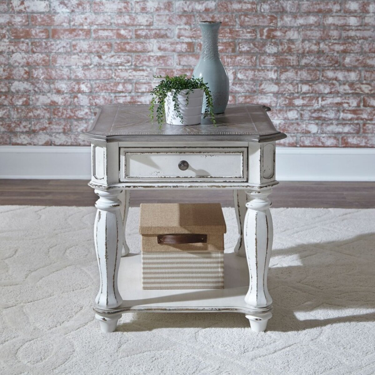 1f96a83b2cae2d59472889e37b0be394 Magnolia Manor End Table - Image 1