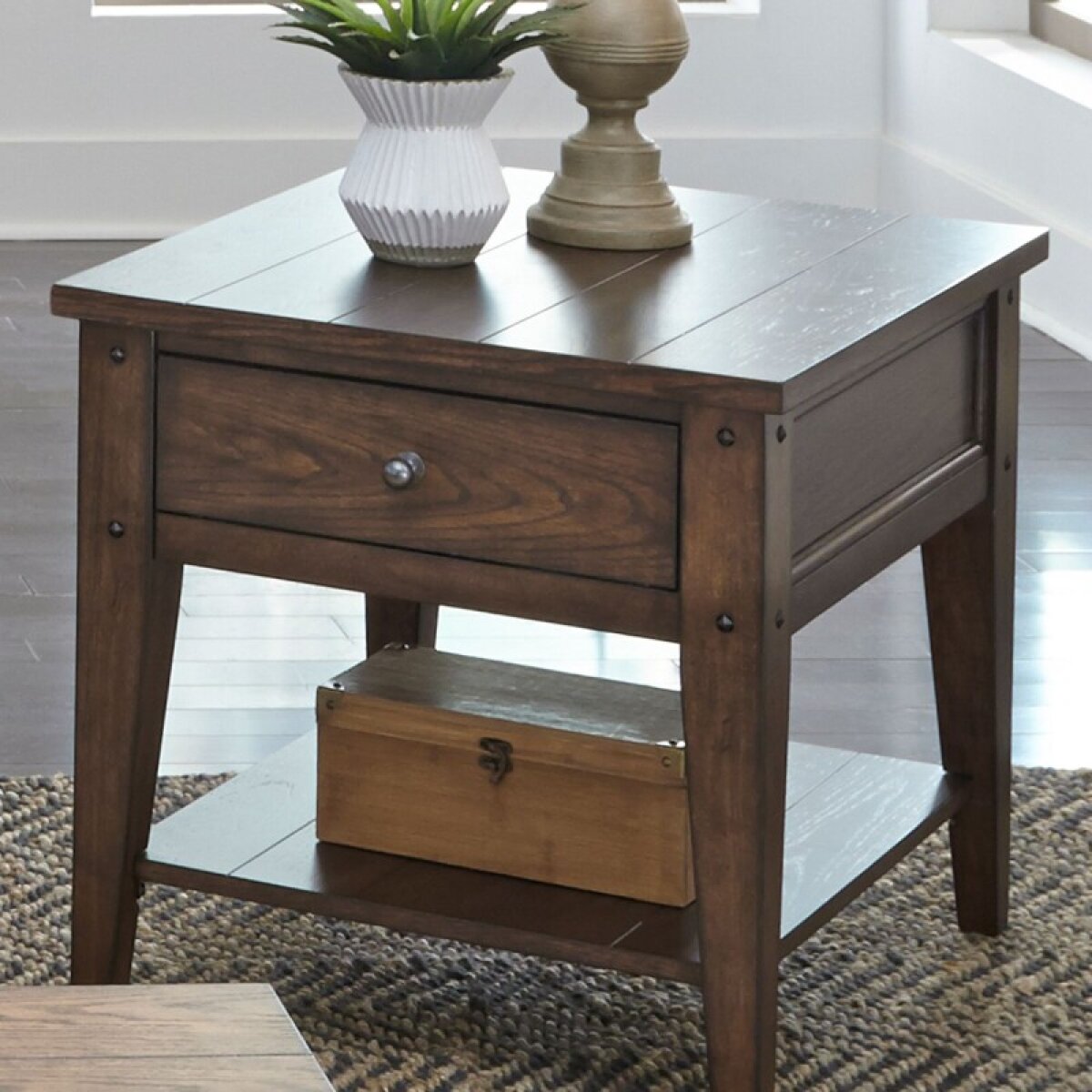 1f983bb29c71e21b91898603c6d76659 Lake House End Table - Image 1