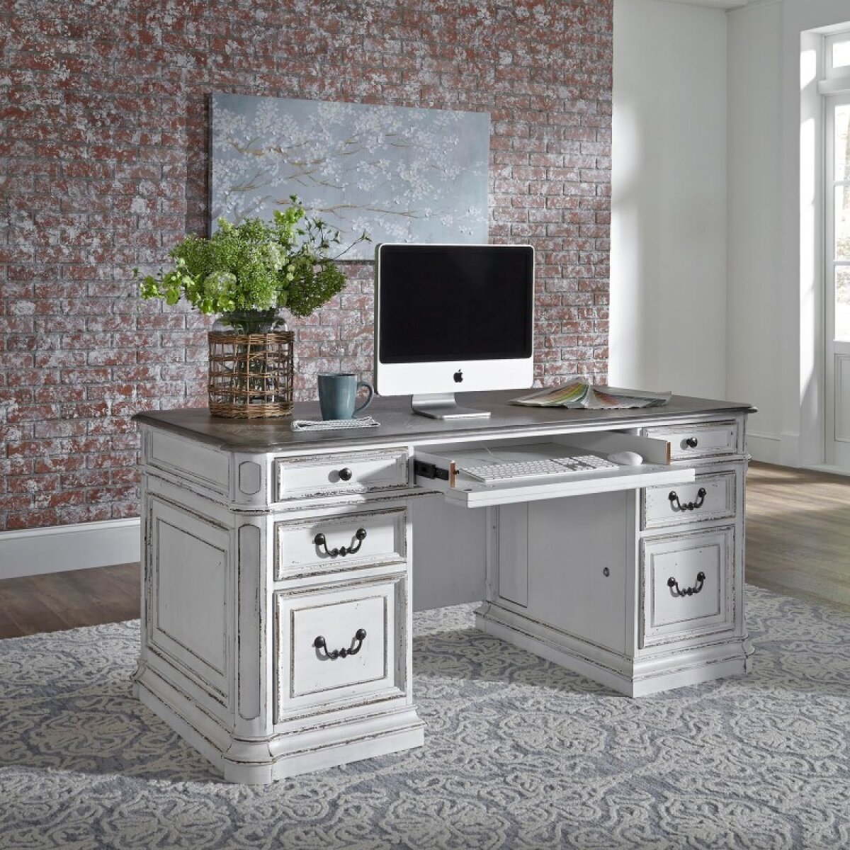 21205d8dd36f8d12caf33d540831b382 Magnolia Manor Desk - Image 1