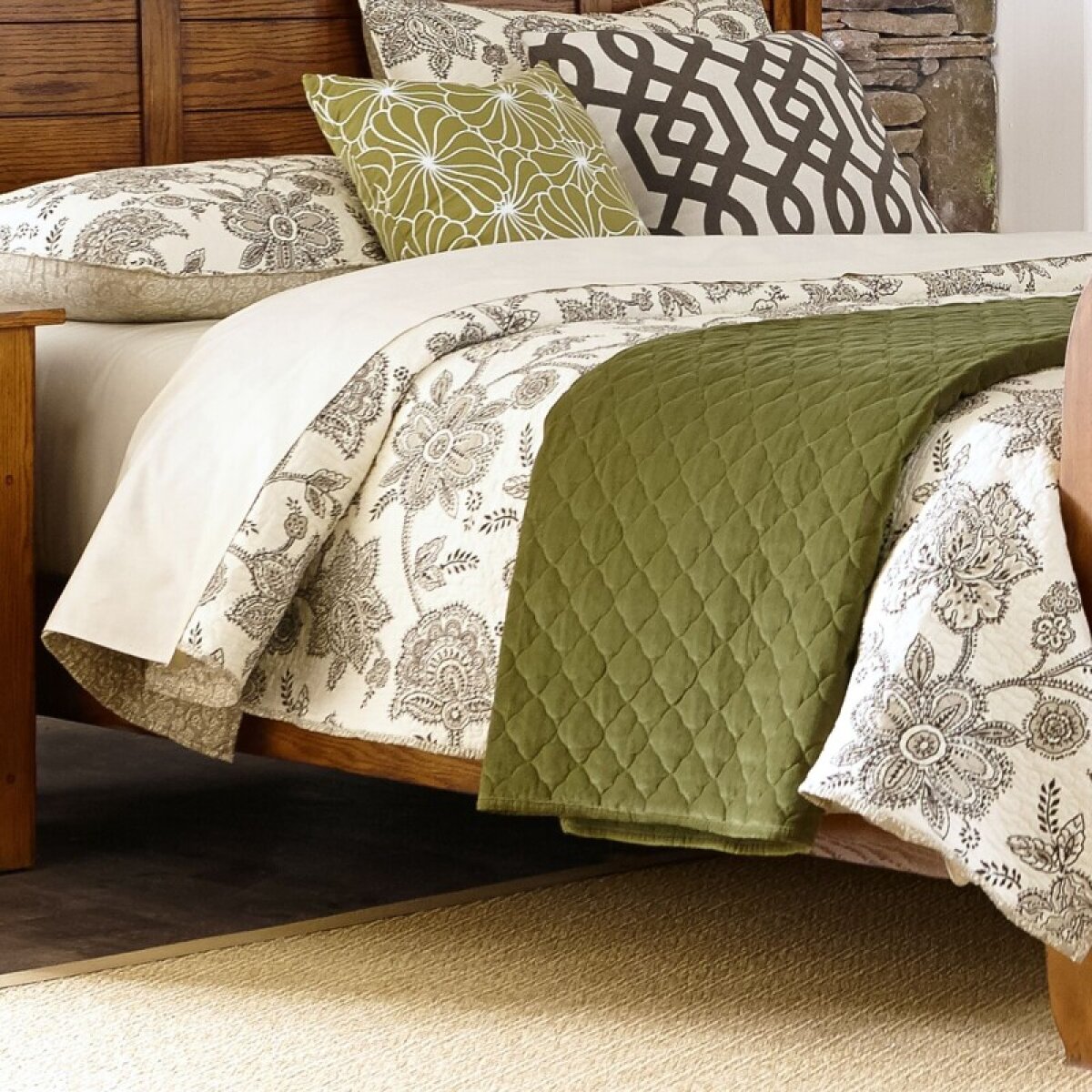 28dba050a2bfa730bae6a21b7af1216c Grandpas Cabin Queen Sleigh Rails - Image 1