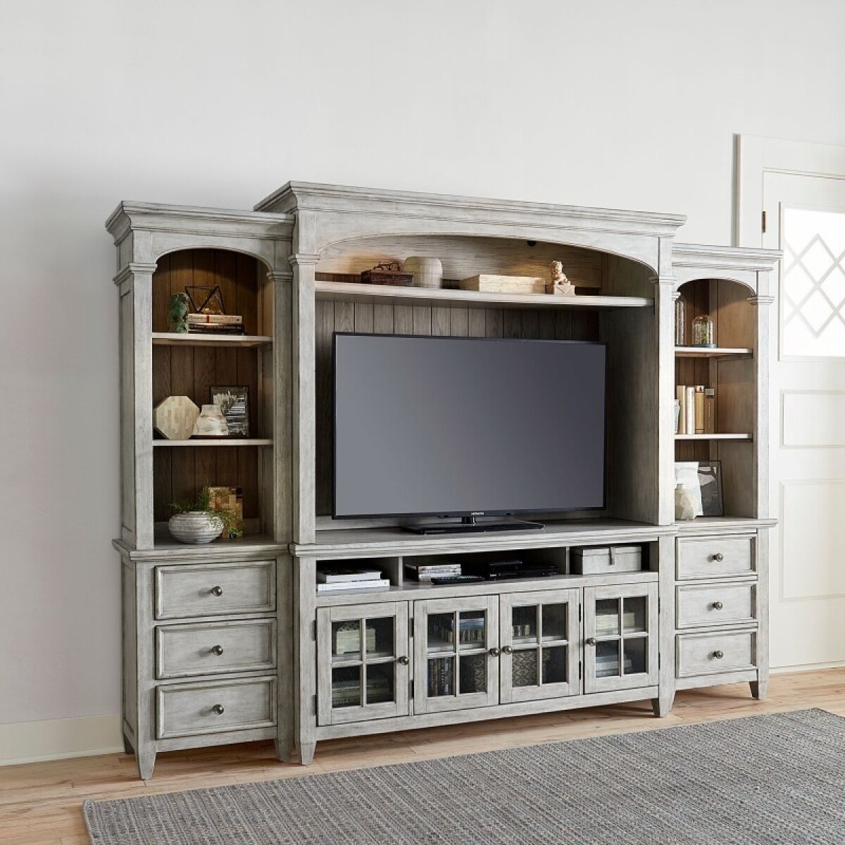 2d8668d69578ddf56dfd518d0b5e8bf7 Heartland Entertainment Center with Piers - Image 1