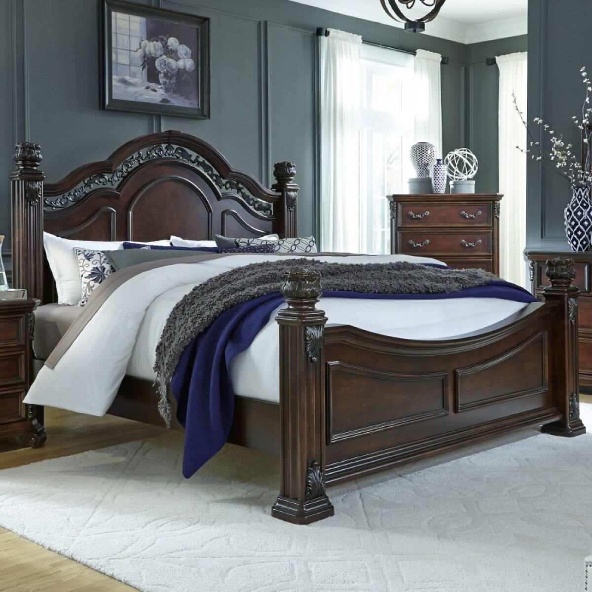 327c6601d8ae3d7a4eb32429c4692253 King Poster Bed - Image 1