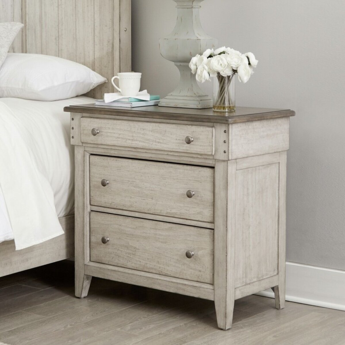 3e4e7c5163afd225deb690e1a9095768 Ivy Hollow 3 Drawer Bedside Chest w/ Charging Station - Image 1