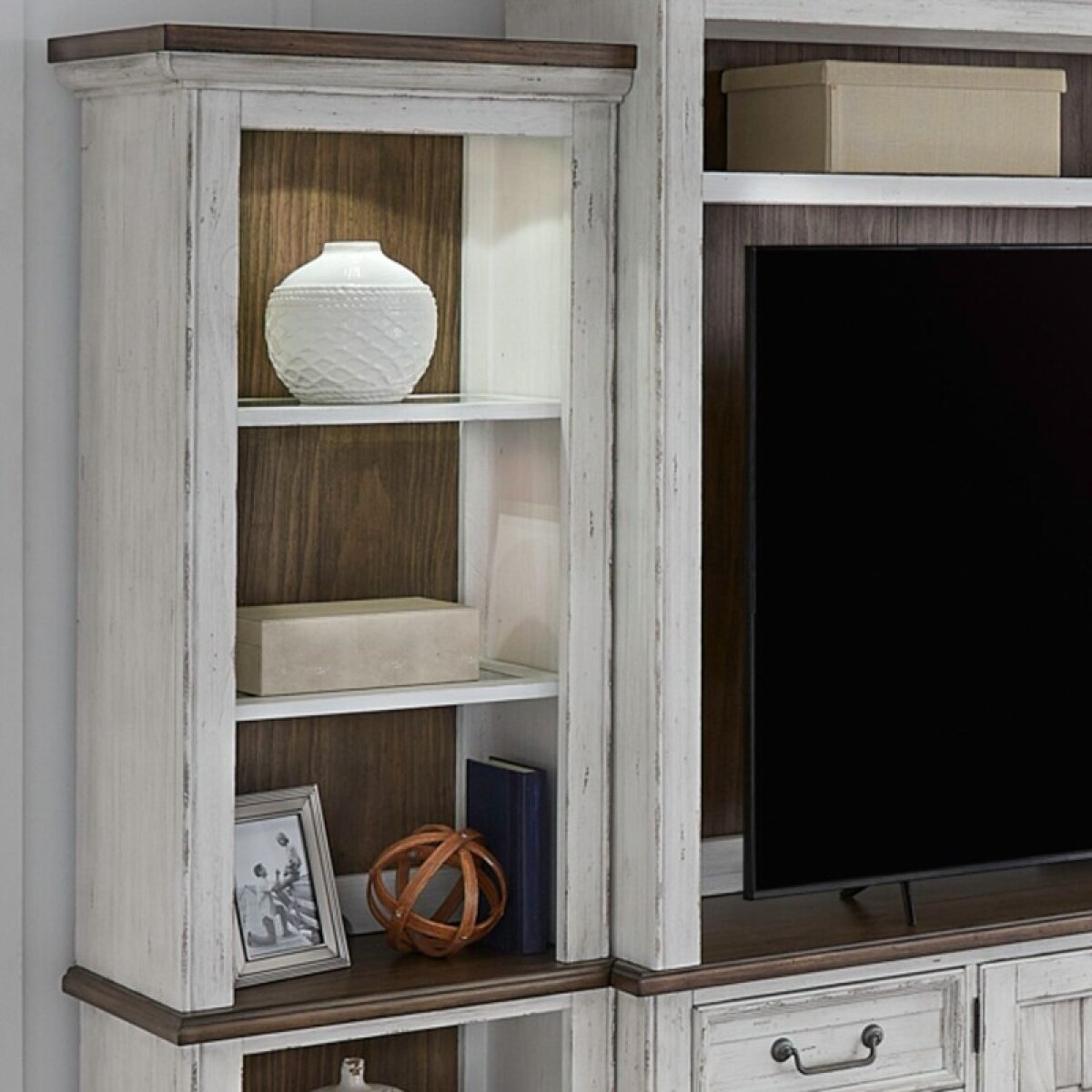 497b29bf7b4bf417a671ac8fb085cd08 River Place Left Pier Top - Image 1