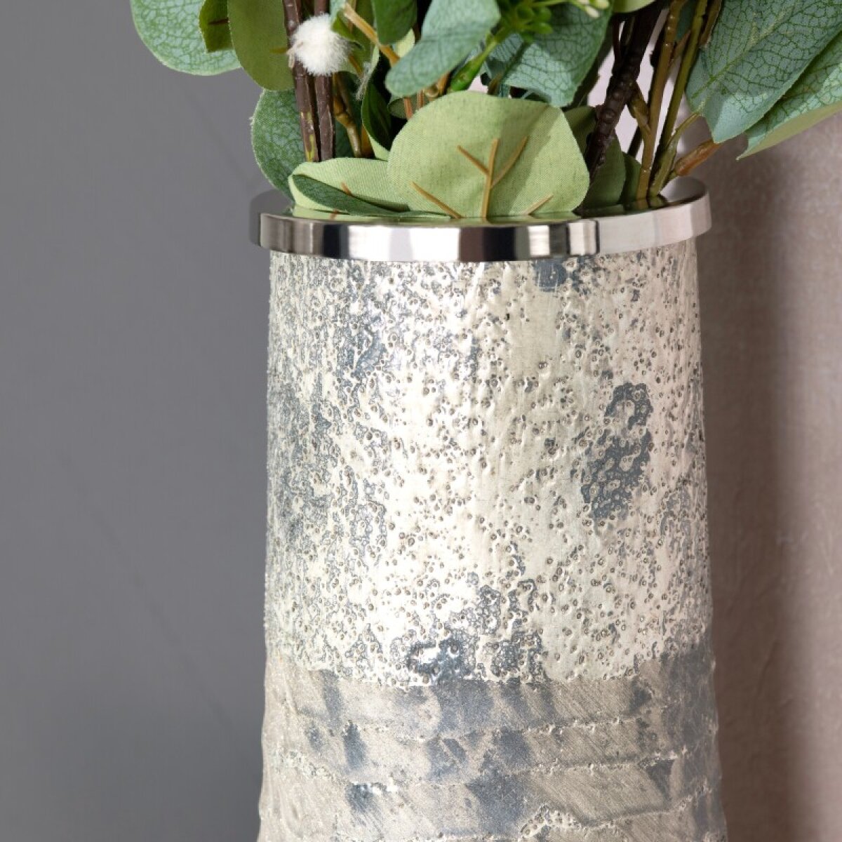 4c9b980449947b3c55b6b466c82a2eac Medium Varaluz Vase - Image 1