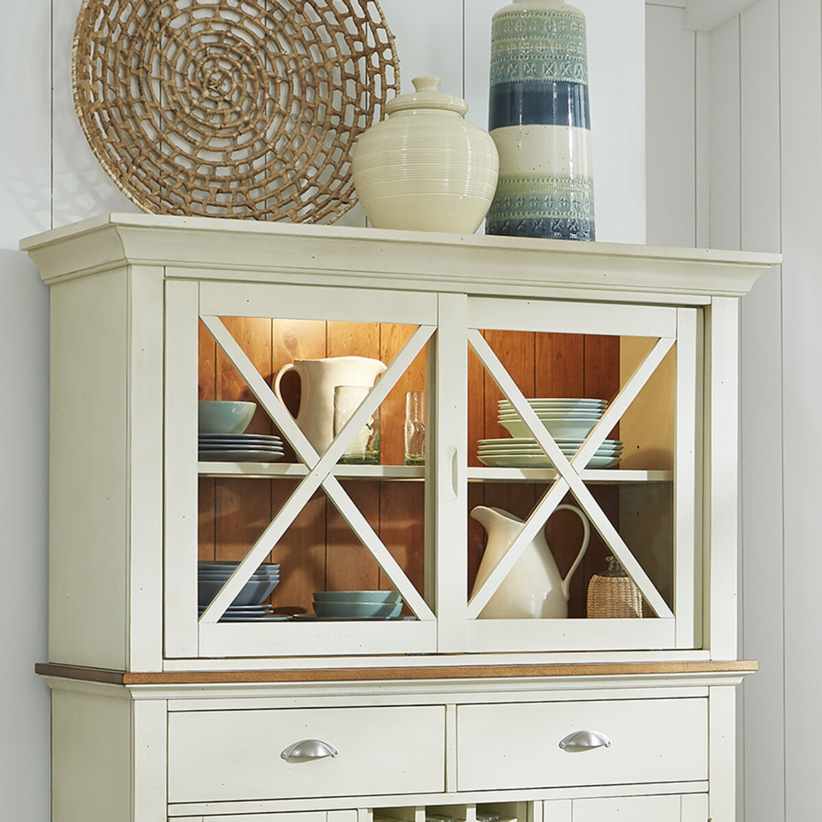 4da2350da2cbb47e1a4ce45017e38e4d Hutch - Image 1