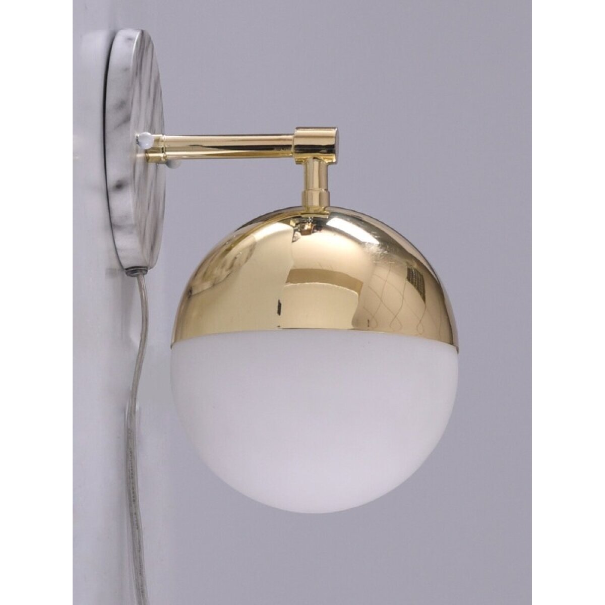5209638f9bd4a2b4399a30710ee9a42c Wall Lamp - Image 1