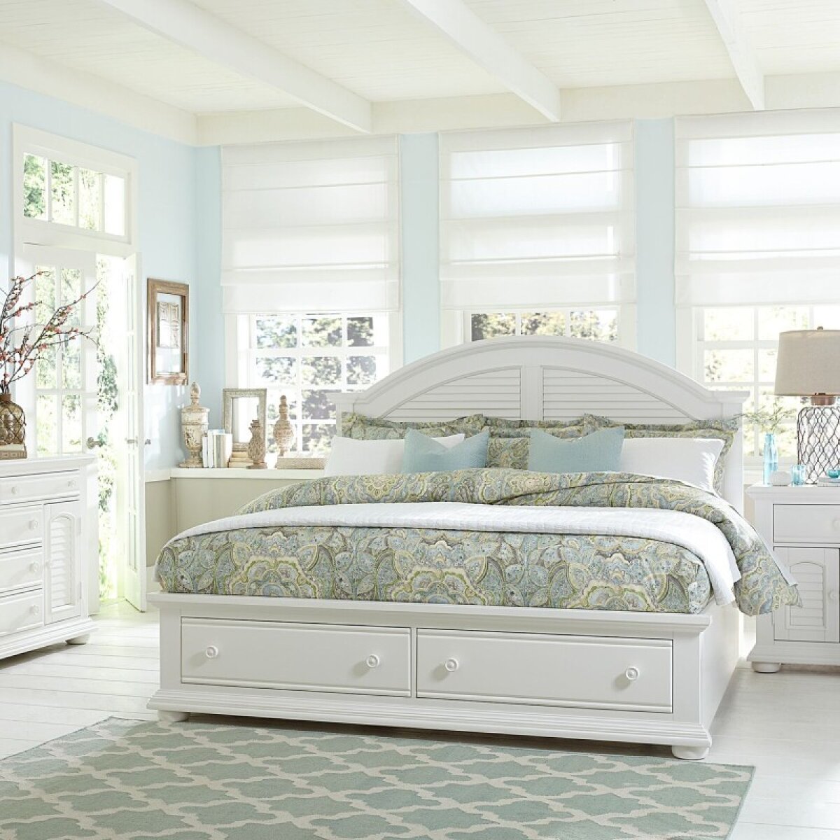 6497933d590b6bdb6c25aba016de03d4 Queen Storage Bed, Dresser & Mirror, Chest, Night Stand - Image 1
