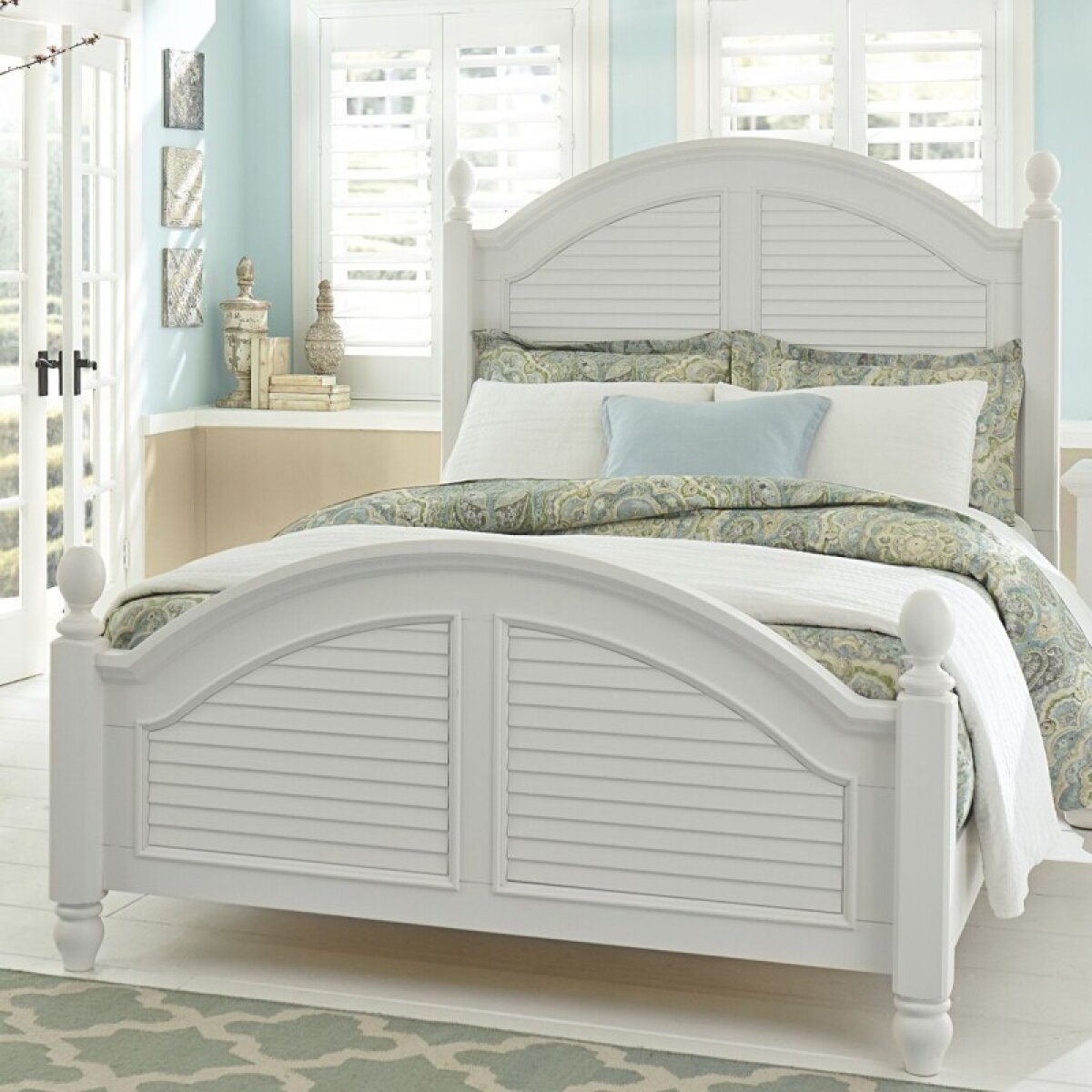 64b631cf8b715ec6992462c93937e9cf King Poster Bed - Image 1