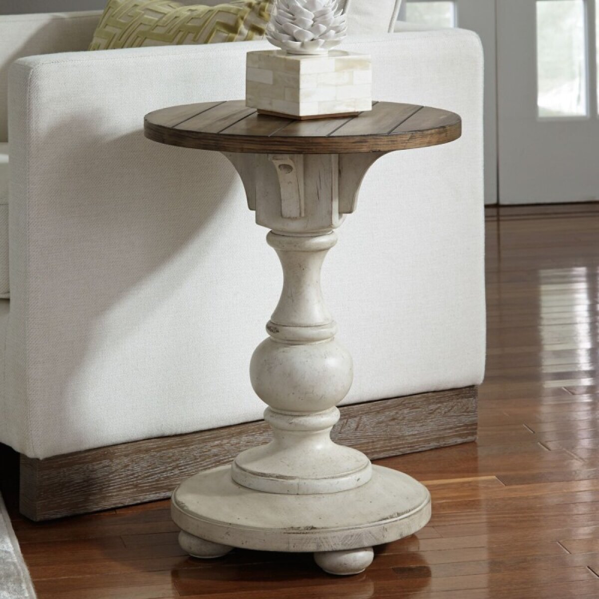 7633d1bd5b5abadffdeb70b27eac7510 Morgan Creek Chair Side Table - Image 1
