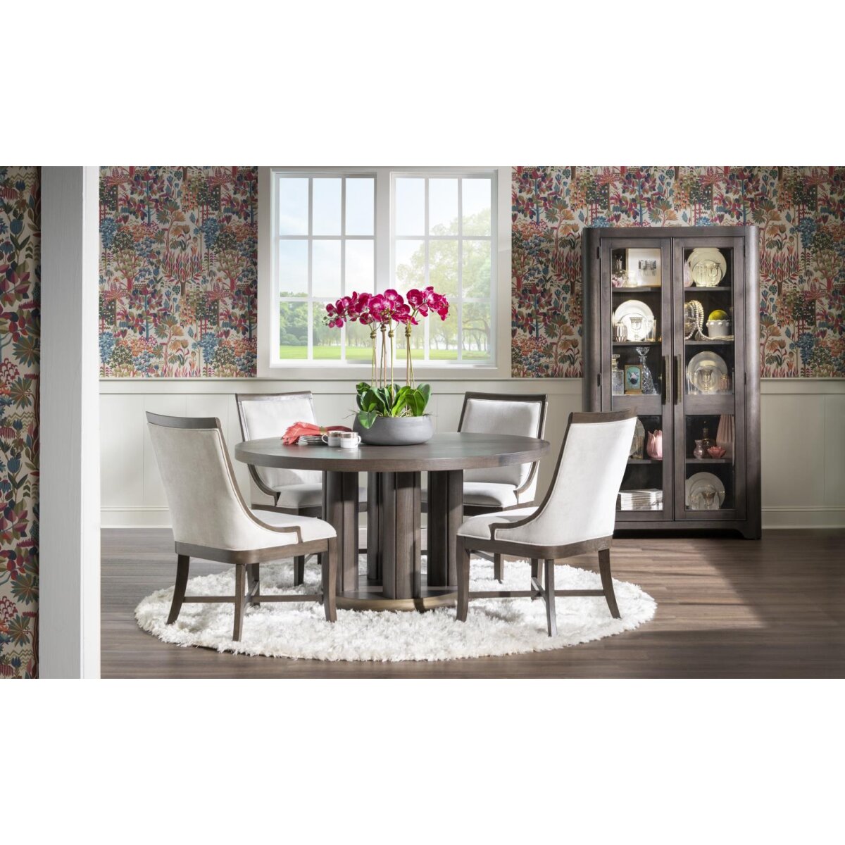 845e90b0330e338507a0d8f11e611ad1 Complete Round Dining Table, 4x Uph Side Chair - Image 1