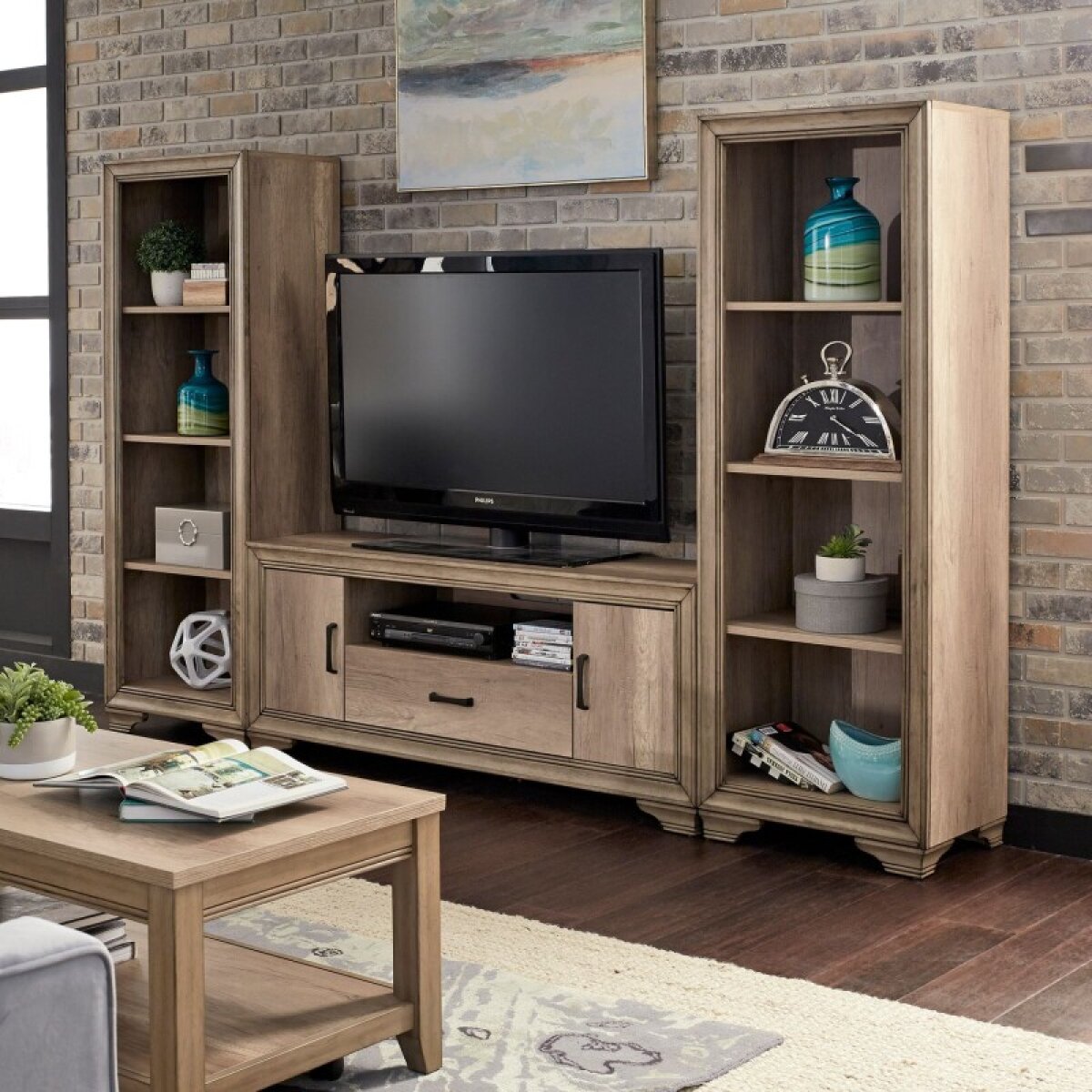 8bd75fcd472cacba5154abddcd73d9d0 Entertainment Center w Piers - Image 1