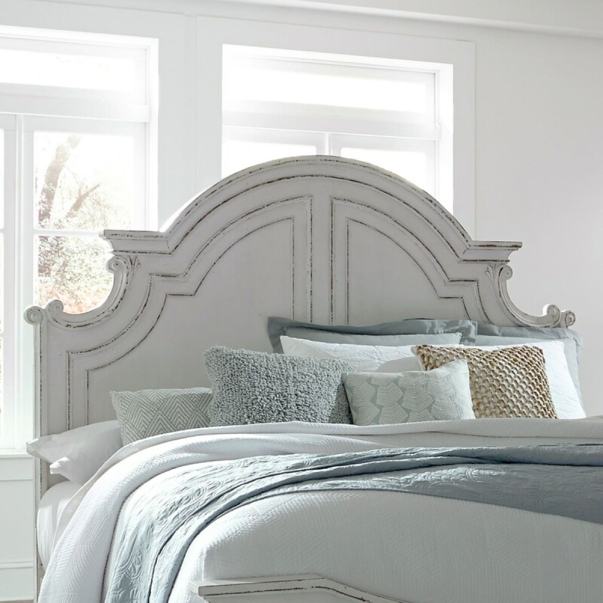 8c59a006f60a3f47093730d3375c7f09 Magnolia Manor Queen Panel Headboard - Image 1