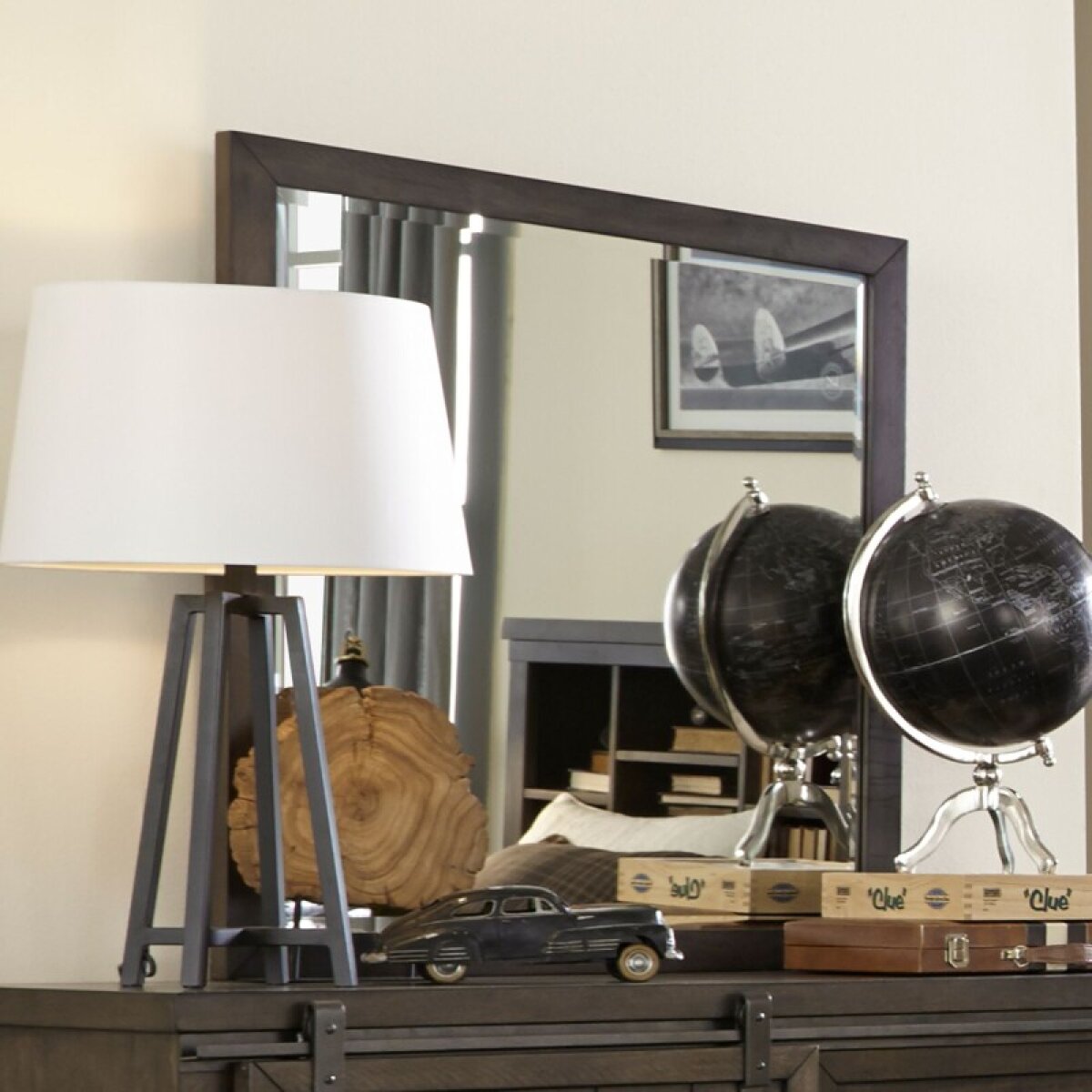 91927afda00701b331d7621bc4d846aa Thornwood Hills Mirror - Image 1