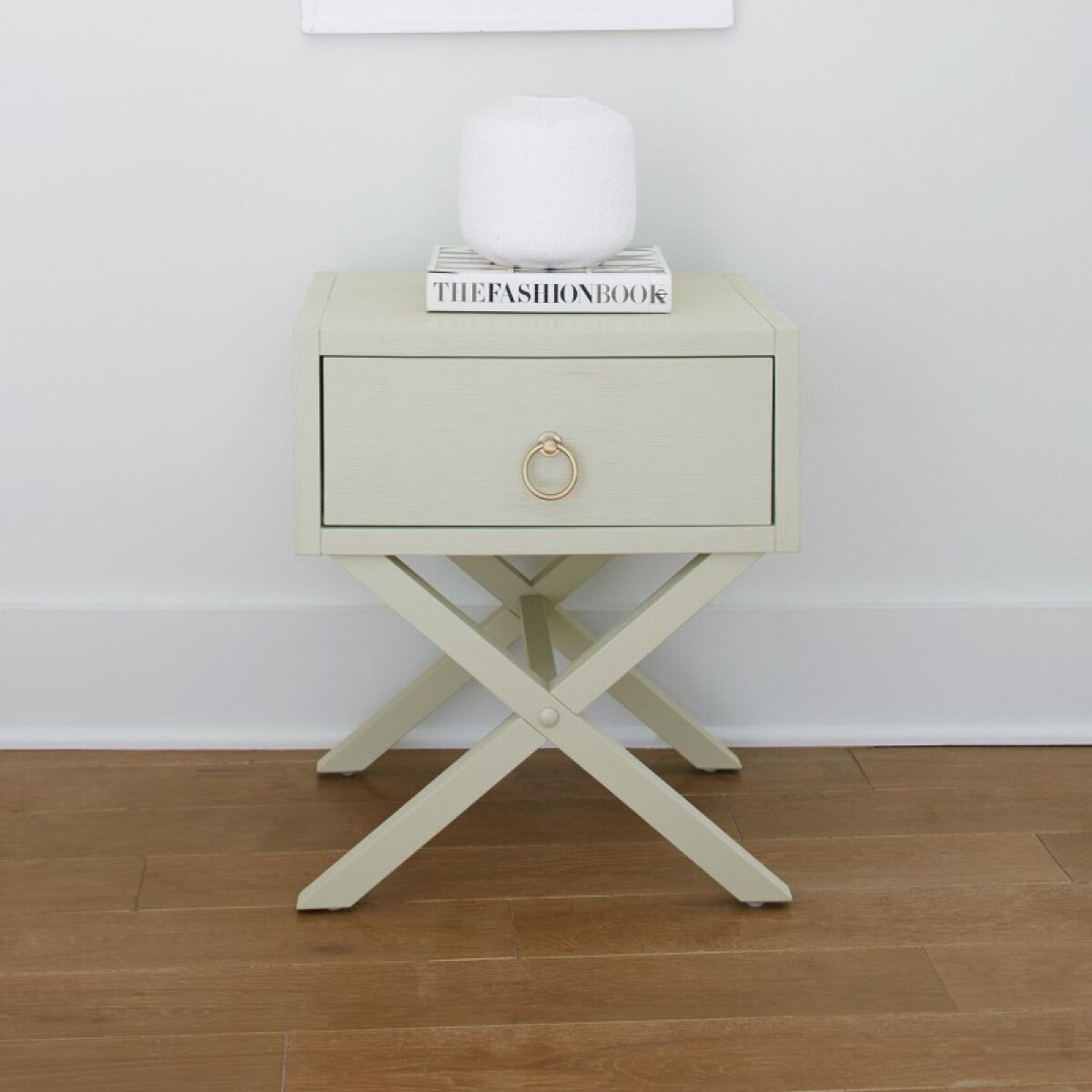 95aa20e0b26be57b80556f70bb3c09ab East End 1 Drawer Accent Table - Image 1