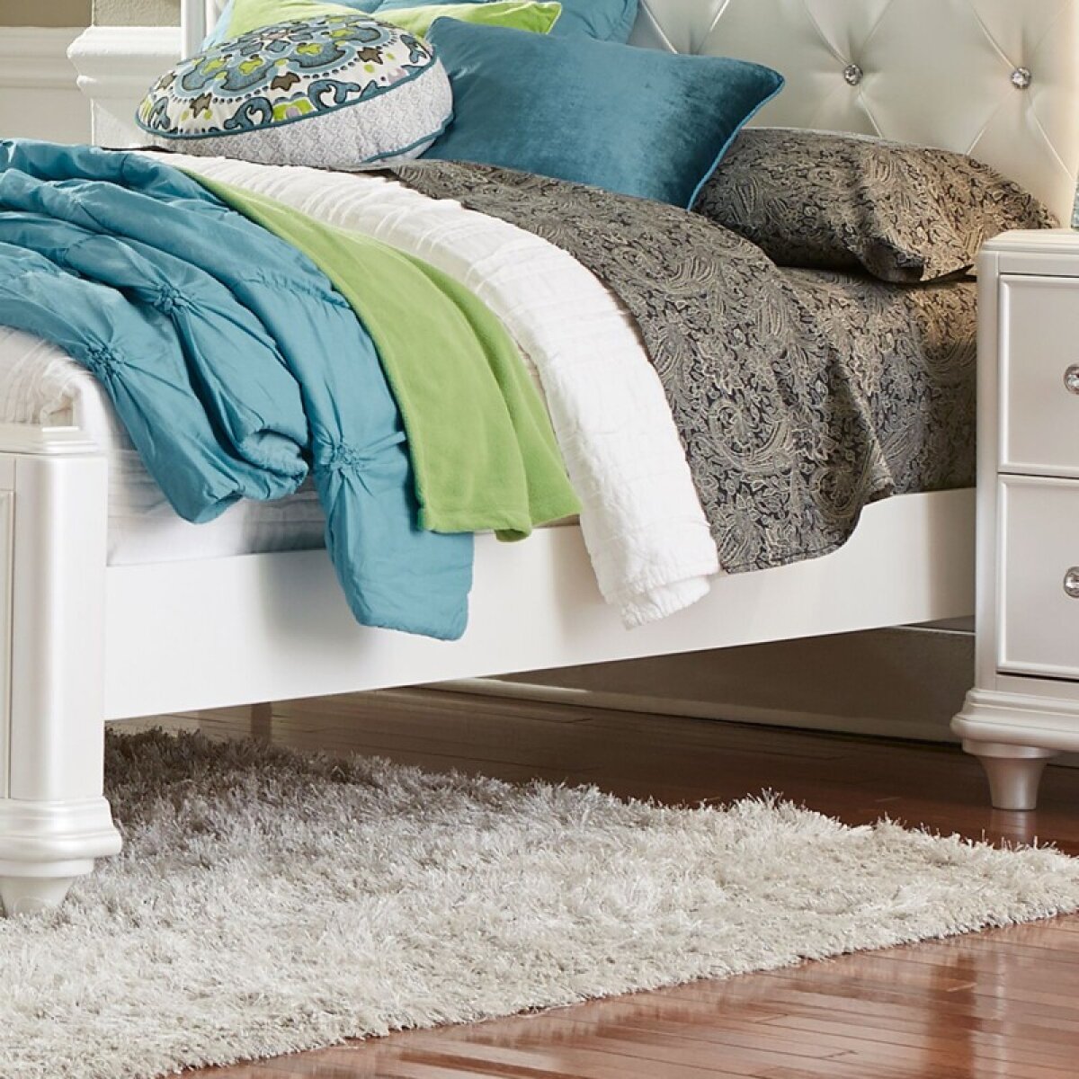 969ac9a4e1c034dead9ae8282fd1ddd4 Panel Bed Rails - Image 1