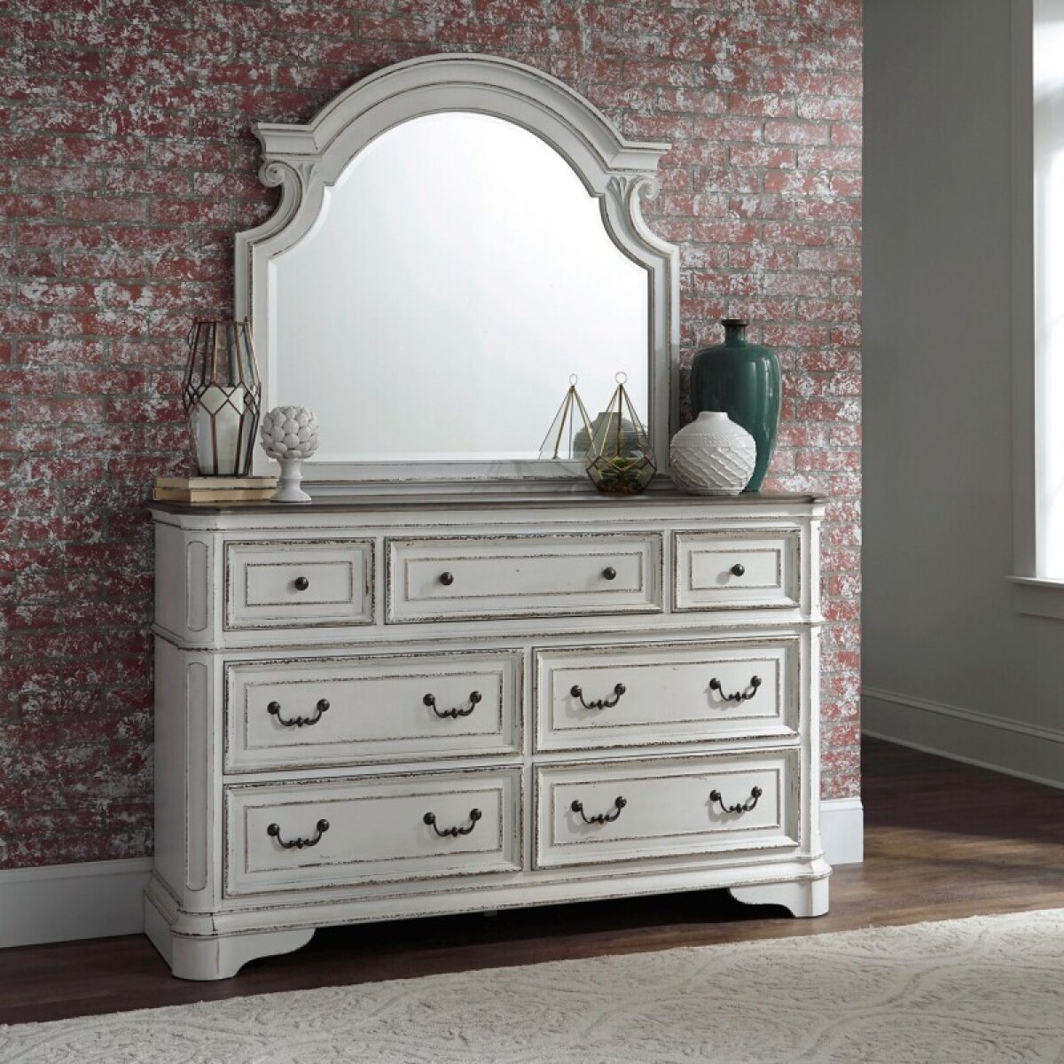 98e2de24ca4daaffa1bc2f1186d297ce Magnolia Manor Dresser & Mirror - Image 1
