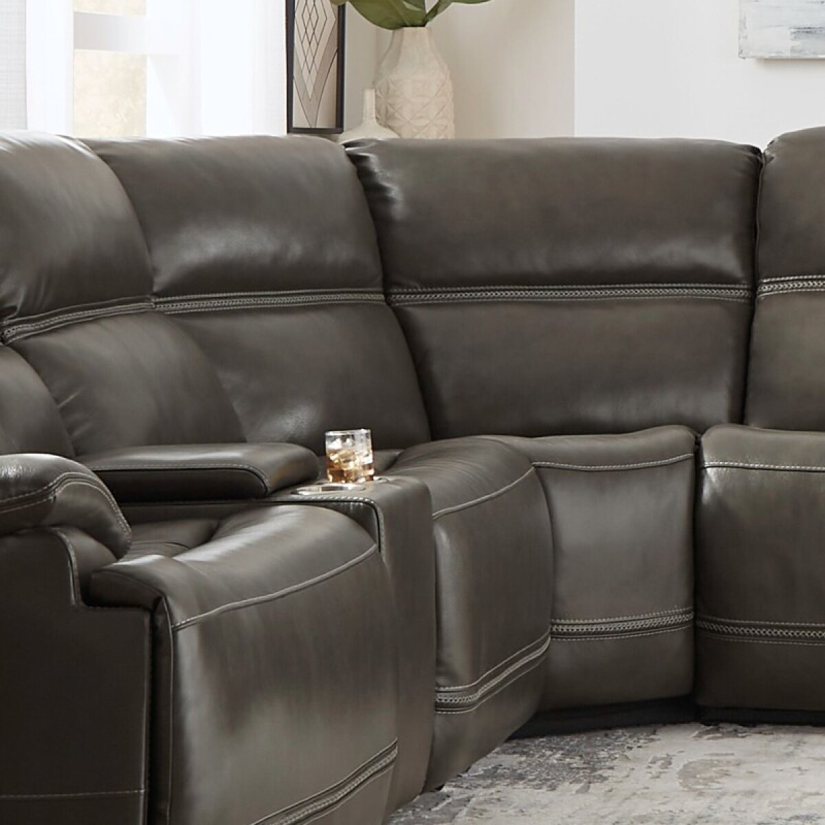 9b1f1551fa400b862f211b4be9b26713 Bentley Corner Wedge - Graphite - Image 1