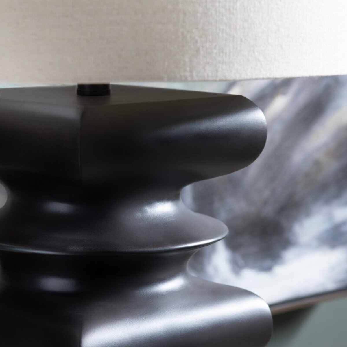 a951ac0ea9e522d89dc10b75183f3273 Zane Table Lamp - Image 1