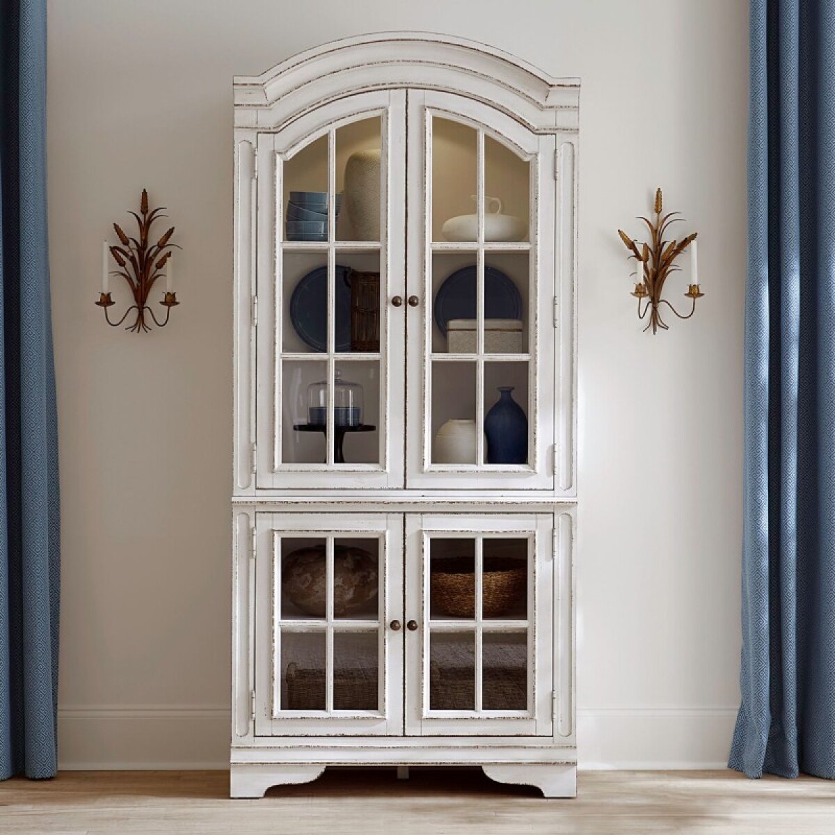 a98762ebd92f473dec51f5b0ef1f1abf Display Cabinet - Image 1
