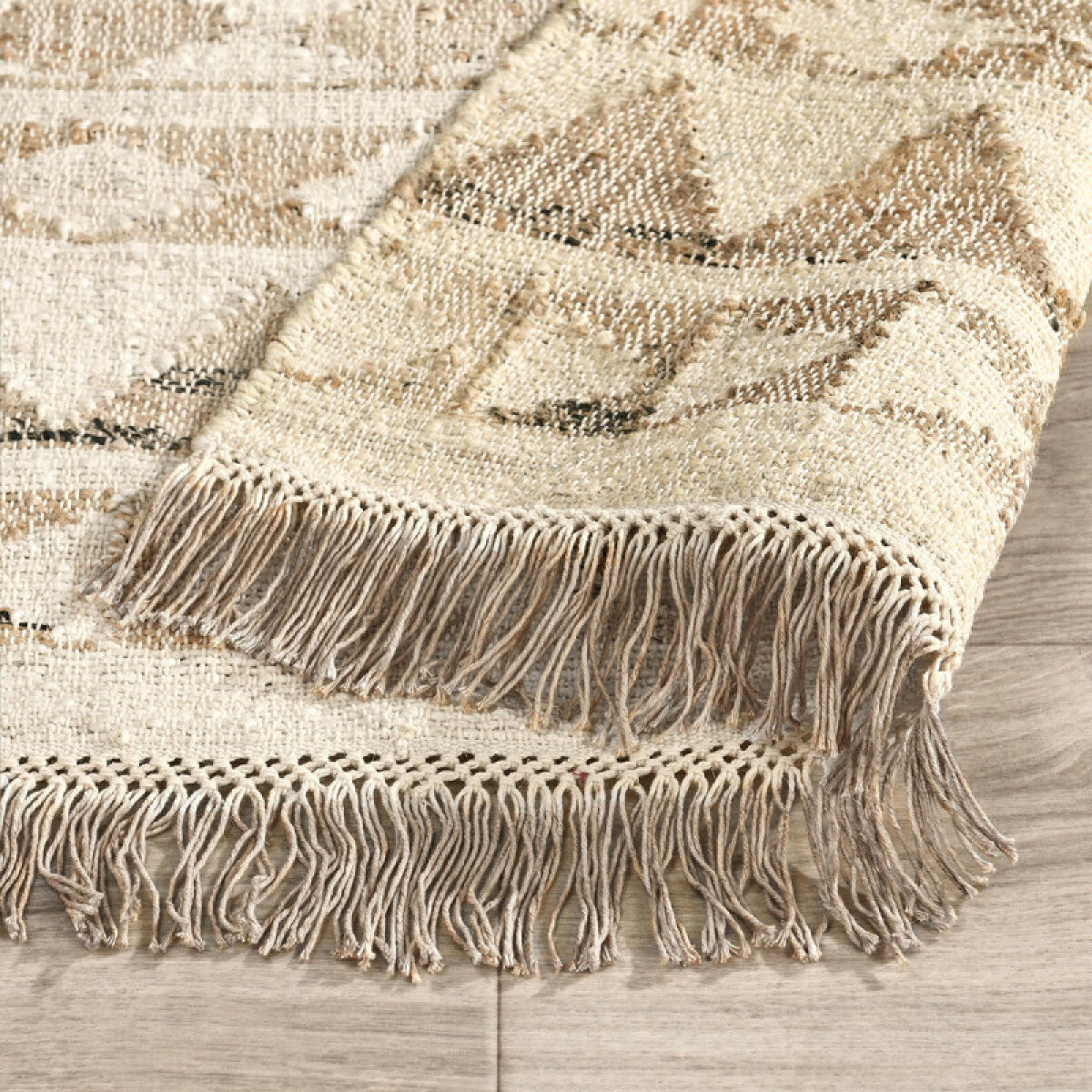 abd1813ac8731d1fb4ed8880b765dc09 Solana Distressed Rug - Ivory Natural - Image 1