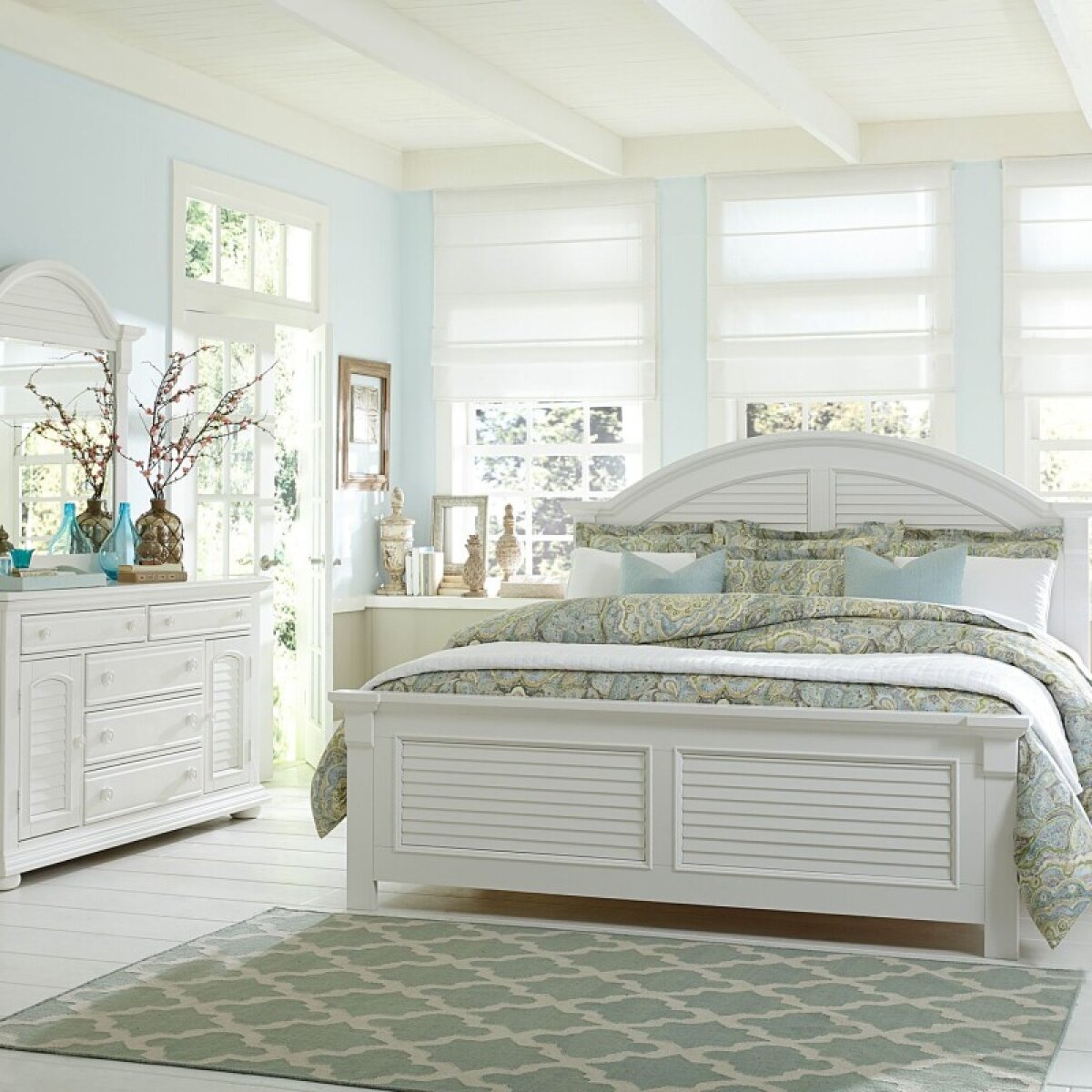 adadbeabeb30d6130535c94e91efb94e Summer House I Queen Panel Bed, Dresser & Mirror, Chest - Image 1