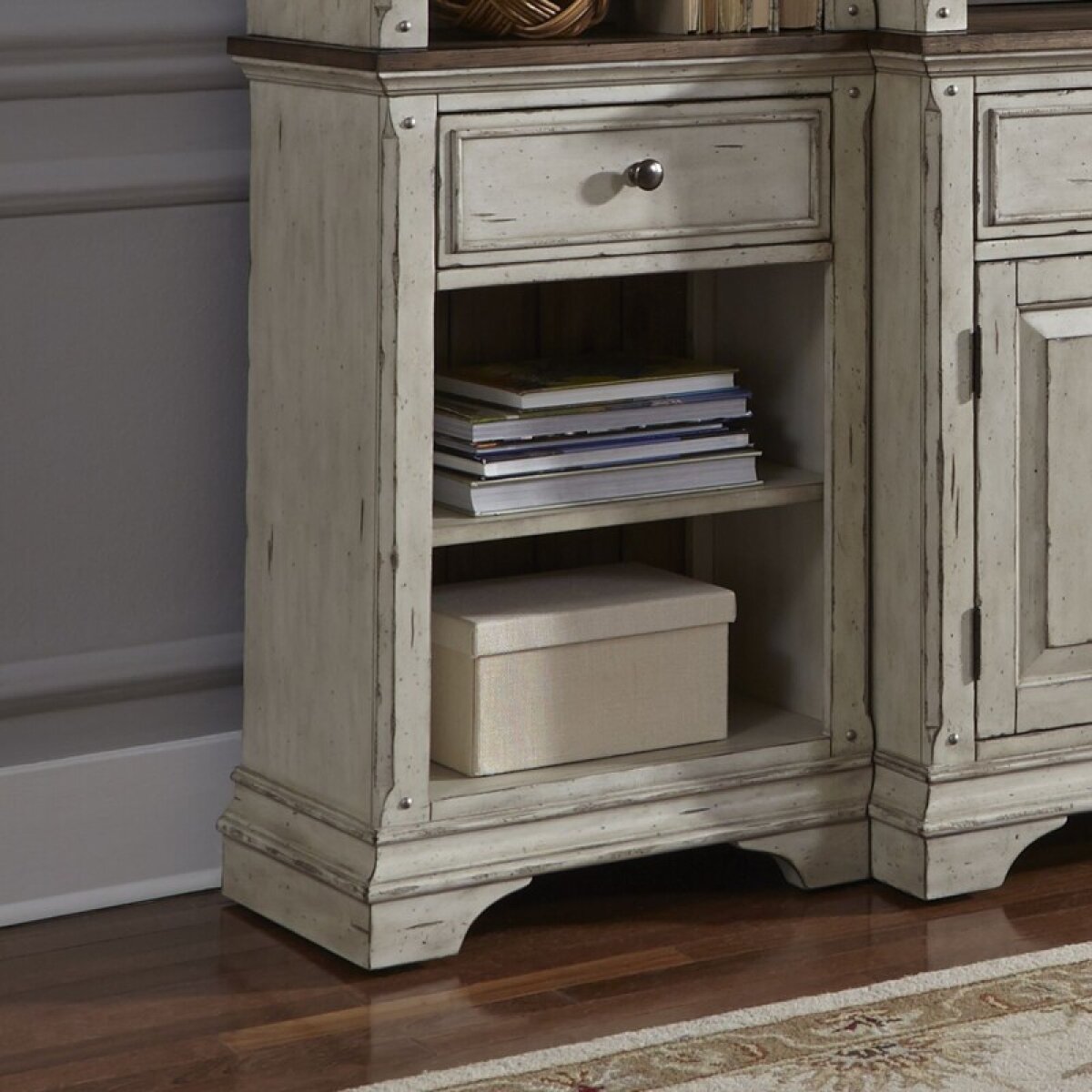 b8b602fa98e0aff54ef2f9f4e6ef8982 Left Pier Base - Image 1