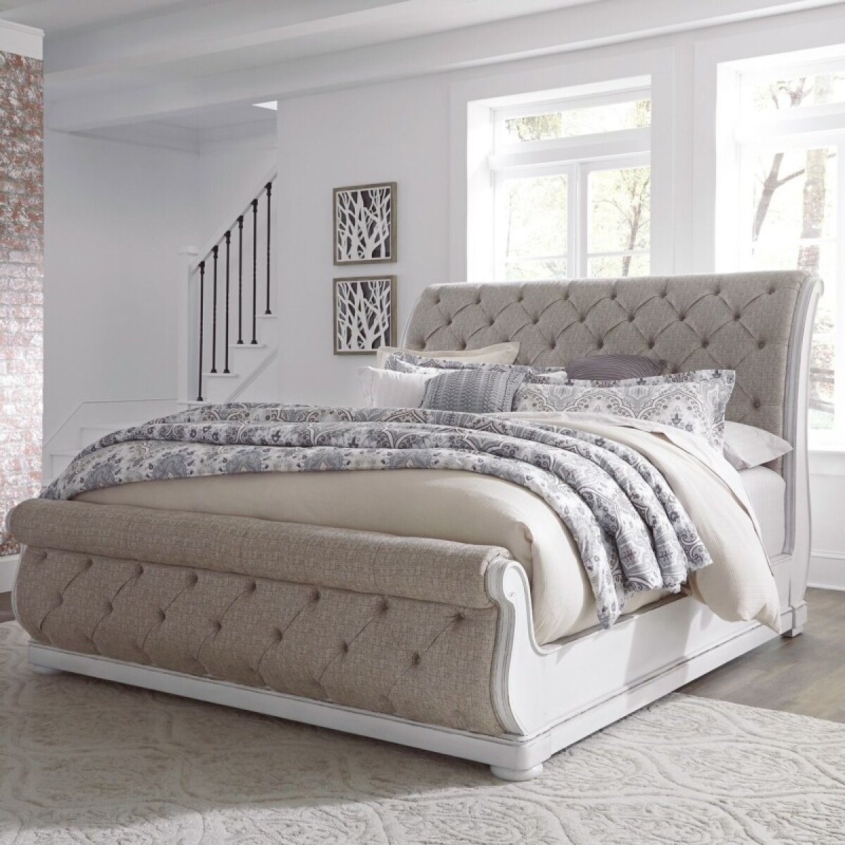 bb5c60fb88957b297bda99470c2664e2 Magnolia Manor Queen Uph Sleigh Bed - Image 1