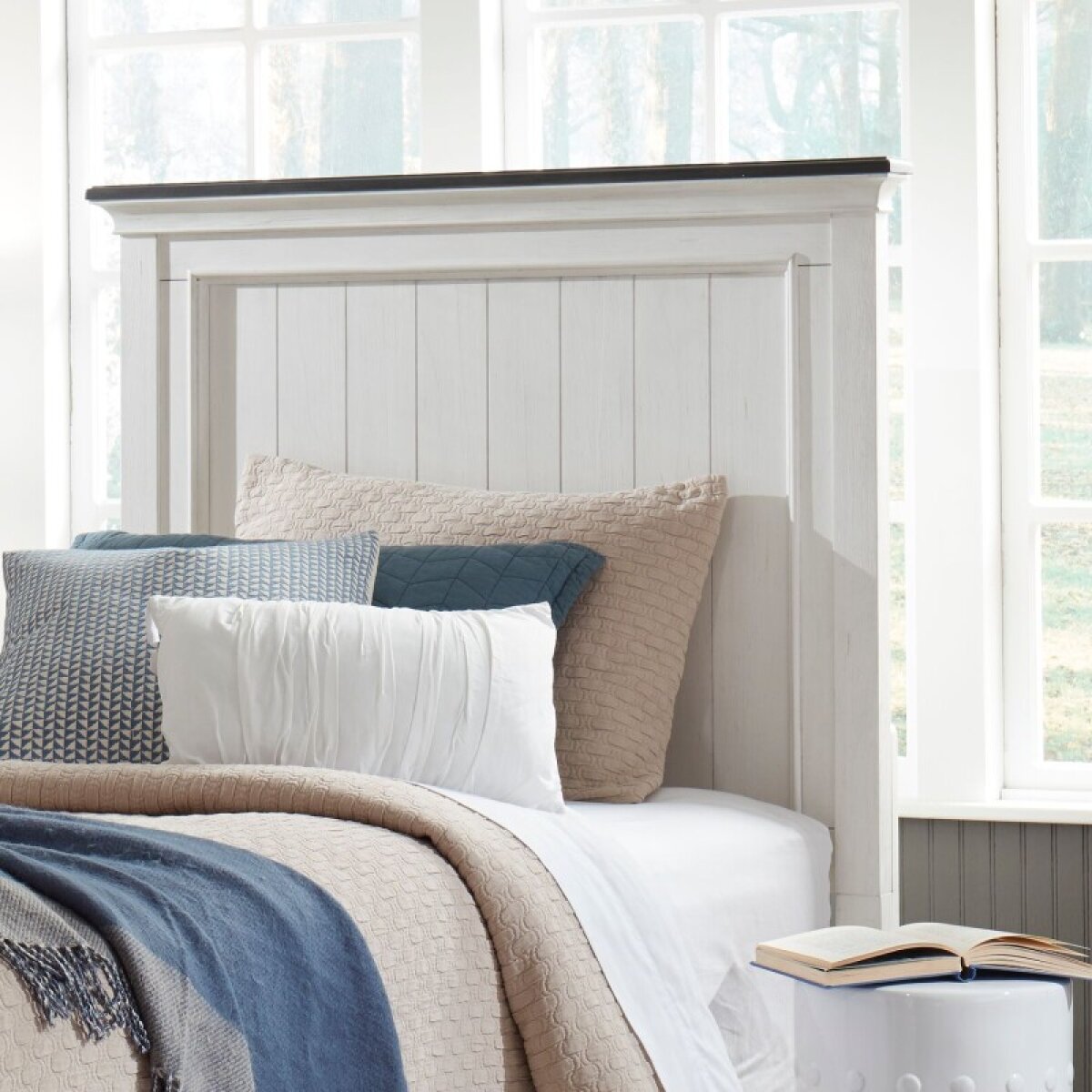 c10906bc81e992406b7df0512ea8fa37 Allyson Park Twin Panel Headboard - Image 1