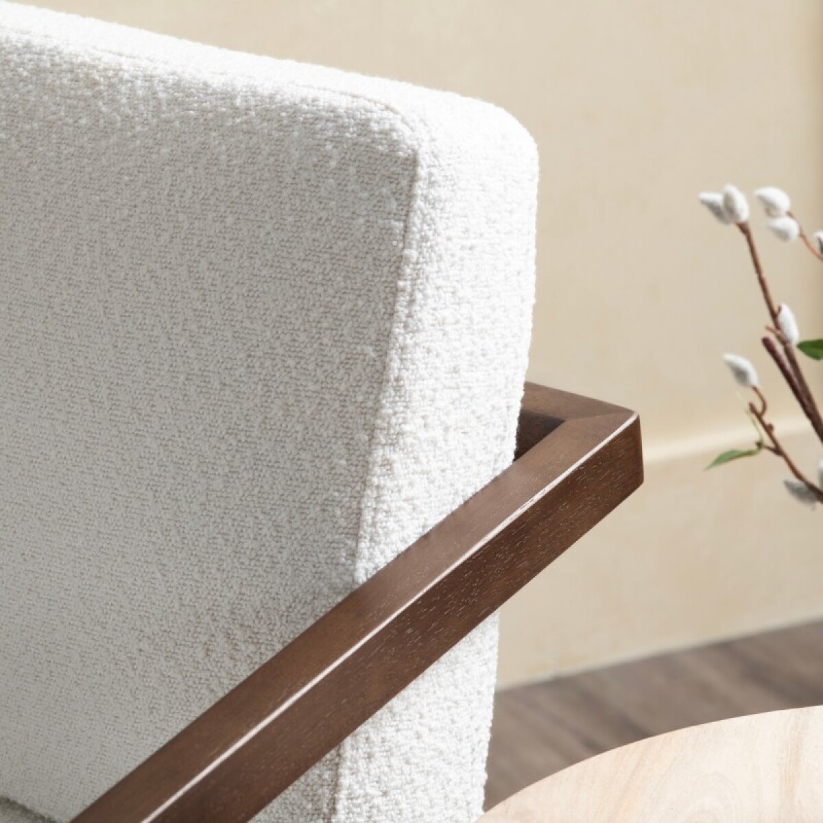 c8e80d03cf17ee79a14d61f044cbe6e0 Calder Accent Chair - Image 1