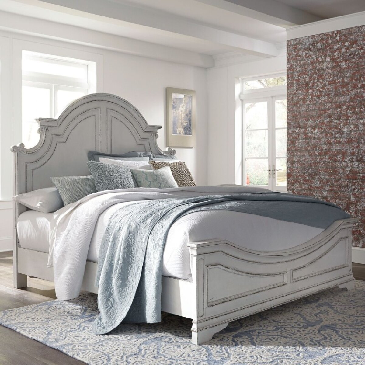 cdce0a9922433642049381c22756330c Magnolia Manor Queen Panel Bed - Image 1