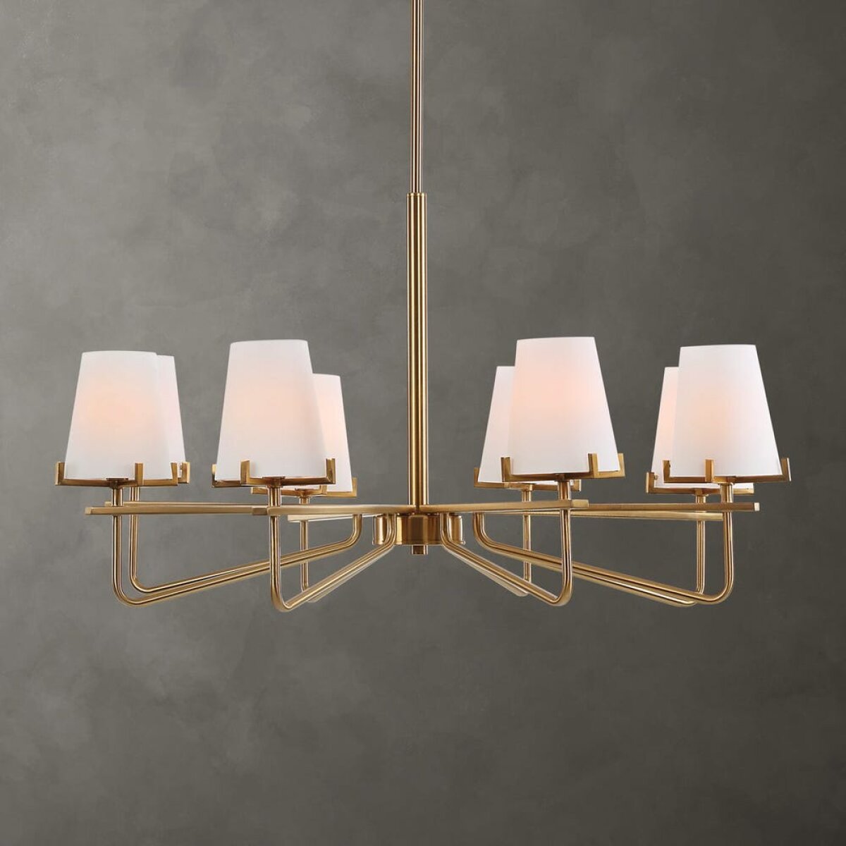 e243aa781222cd033b83af52b2480784 Lassen, 8 Lt Chandelier - Image 1