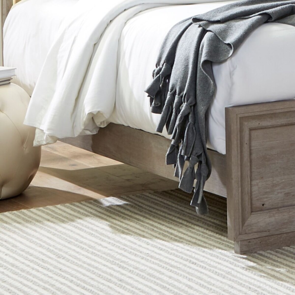 ea4fe9d6bc16b5537772653d406aa1c6 Panel Bed Rails - Image 1