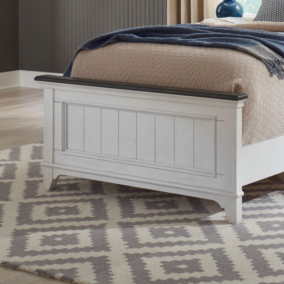 f52adef57ea6d13f3edcc746f73fdf83 Allyson Park Full Panel Footboard - Image 1