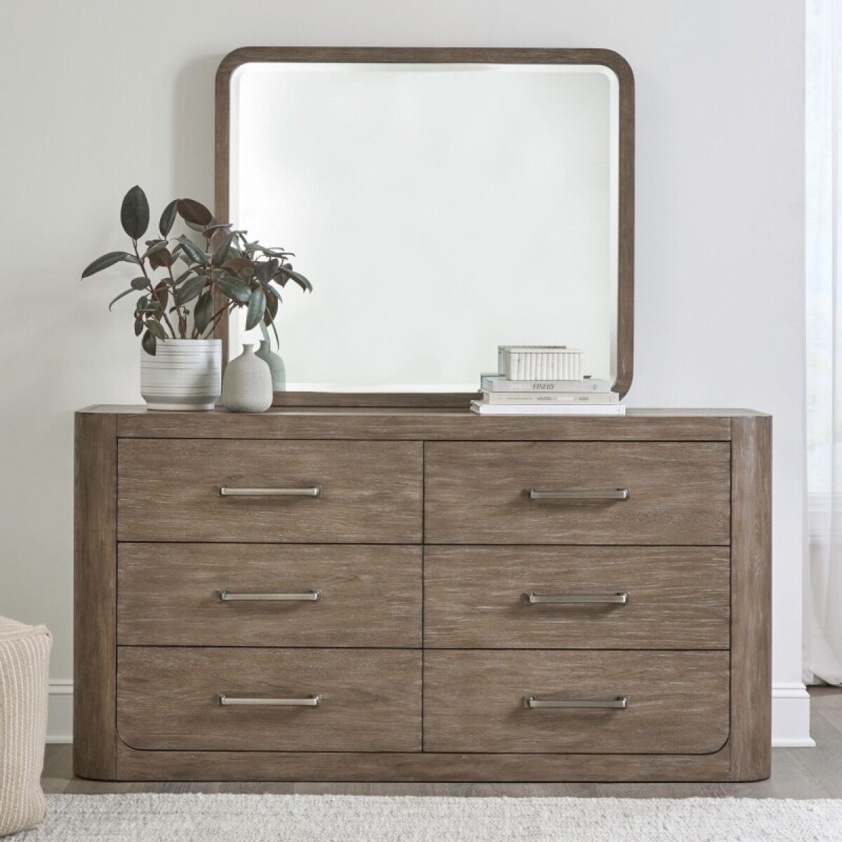 fa44324311c8ef8035931b3f58258971 South Bend Dresser & Mirror - Image 1