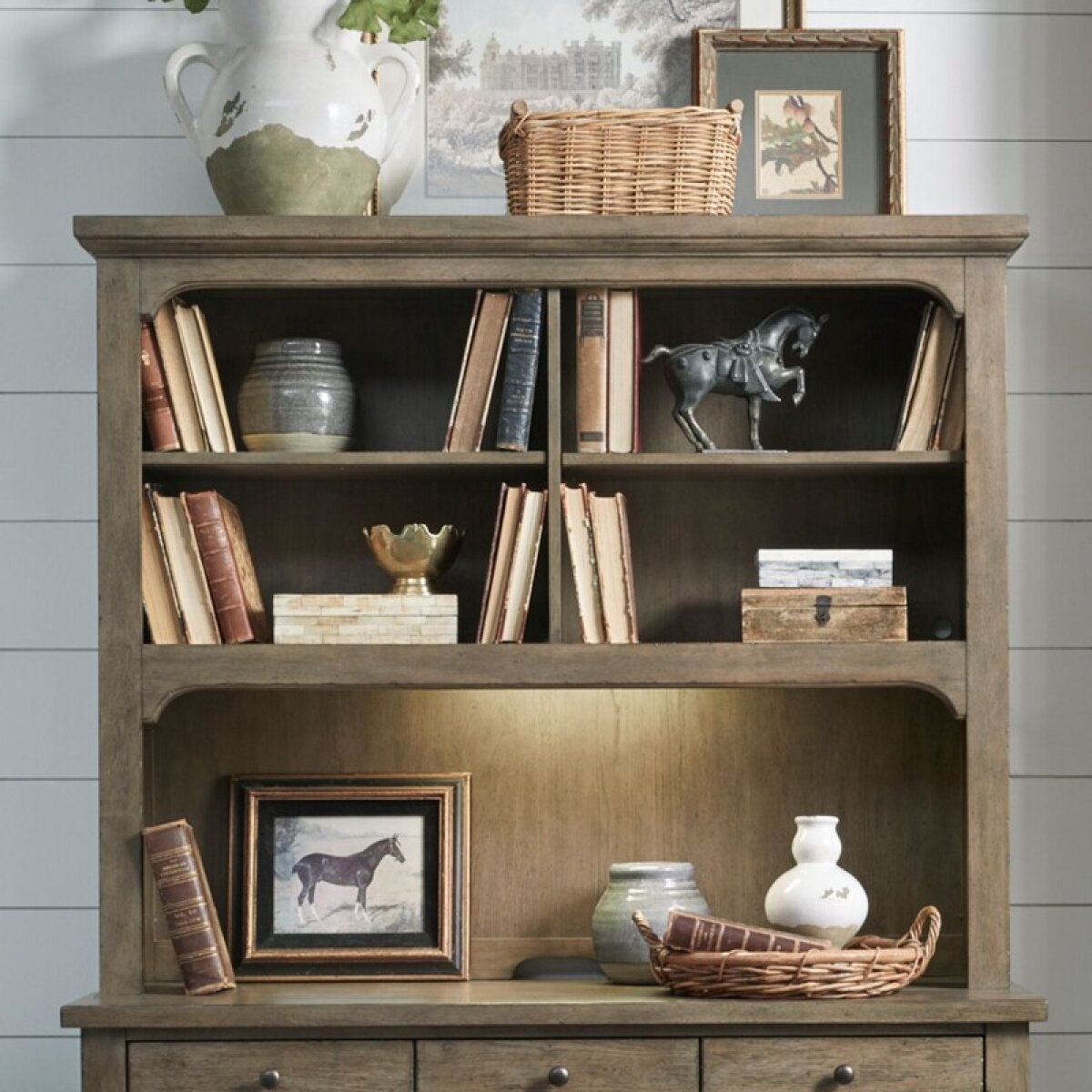 fe00abc925ec0d417fb187a8bdfd6cfa Credenza Hutch - Image 1