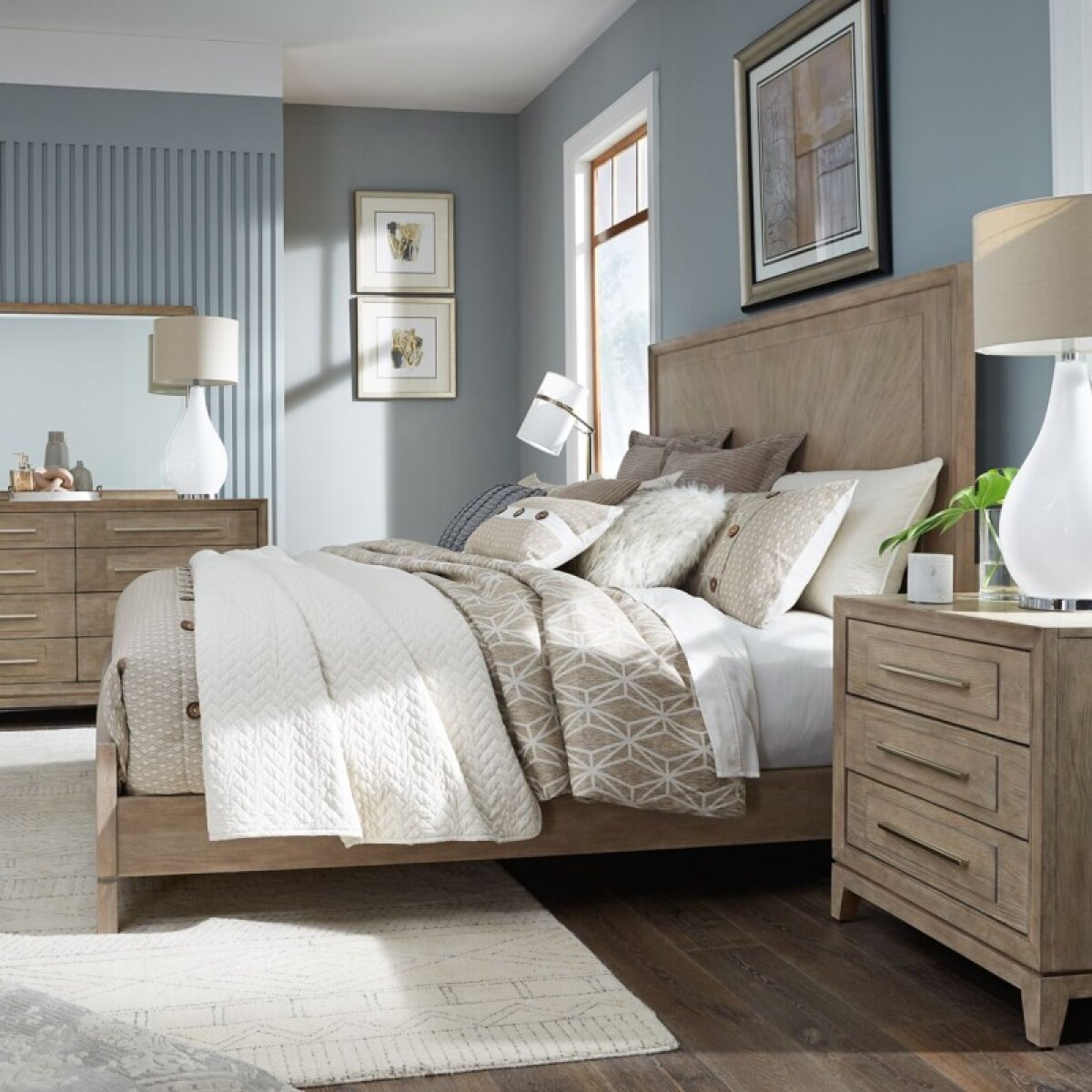ffa300c5dfc7156f0f5b445a083ae306 King California Panel Bed, Dresser & Mirror, Night Stand - Image 1
