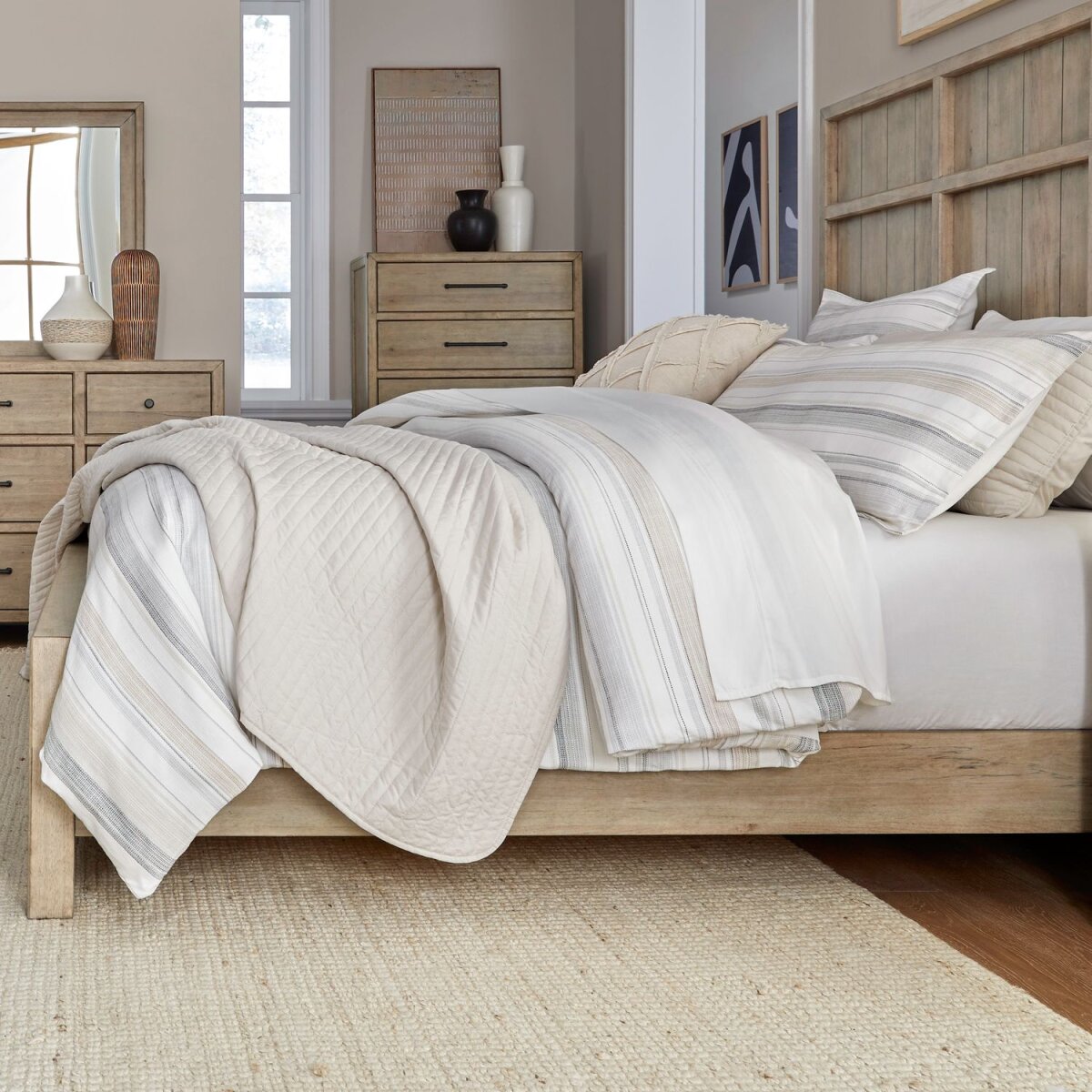 1606379ae766e6392afbb208bf66d466 Cal King Panel/Poster Bed Rails - Image 1