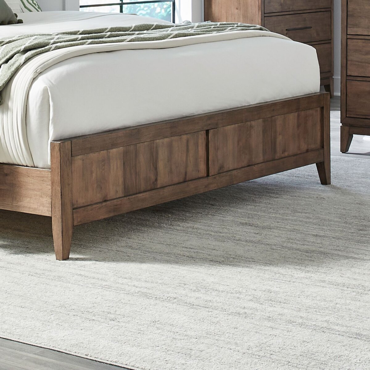 249dc7df72de0267cf4f6790eb3f7ac0 King Panel Footboard - Image 1