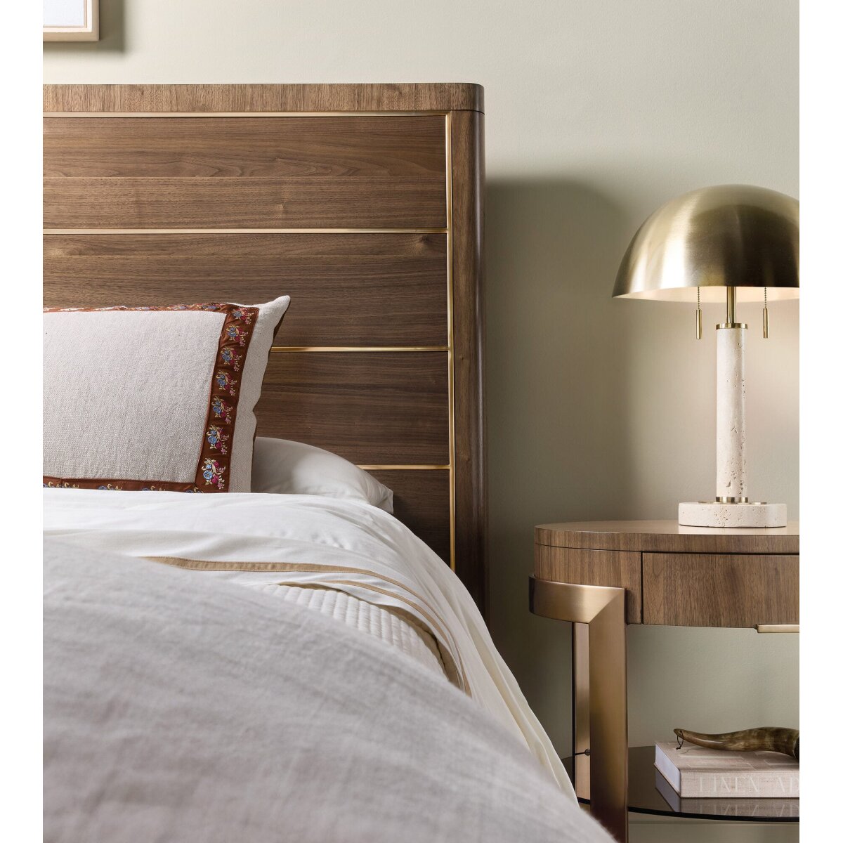 7a2a27d6dd70b5beebddc9f3e95d03ff Eleana Panel Beds - Image 1