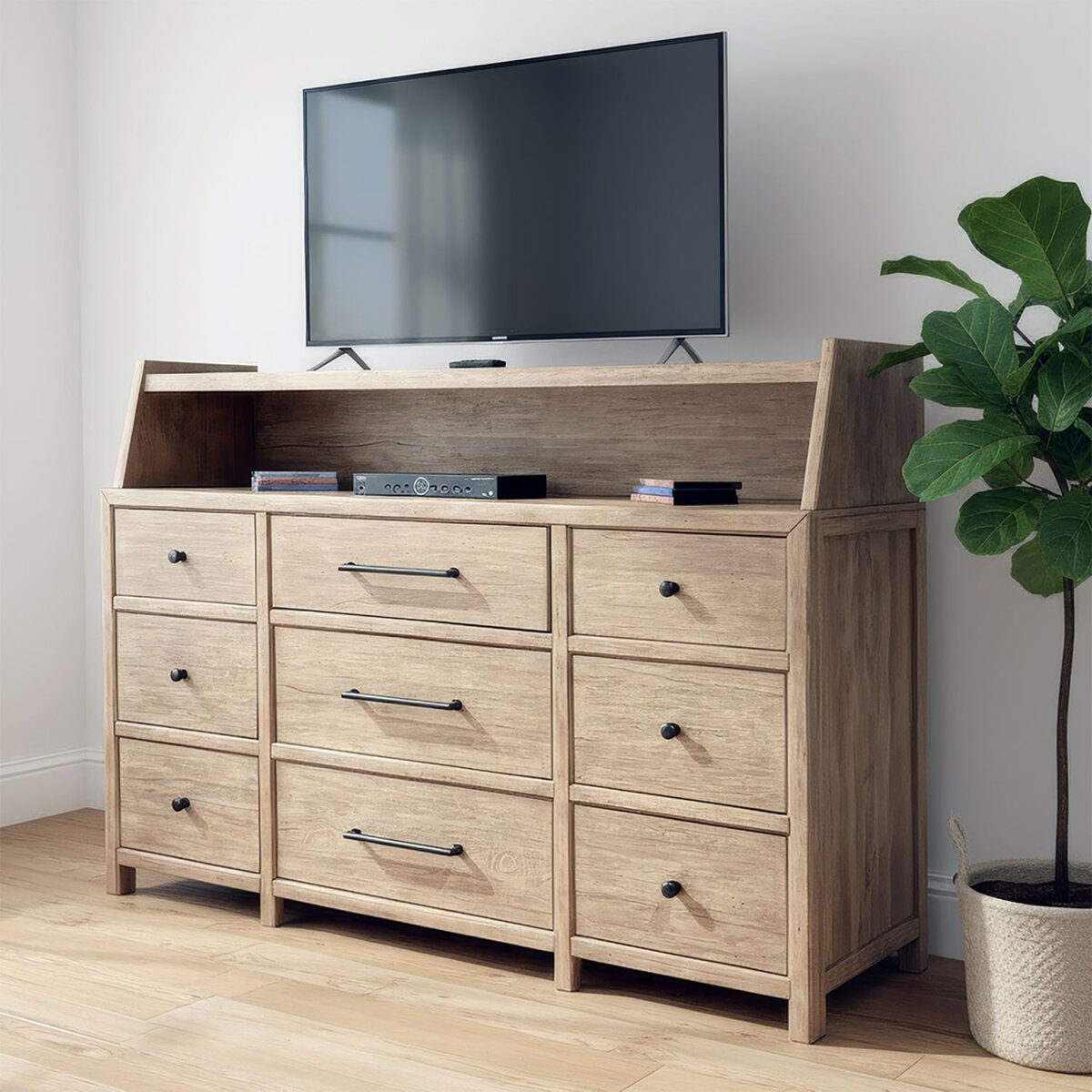 a64e860c8340f0b95c71e0175d81cbcc Dresser & Hutch - Image 1