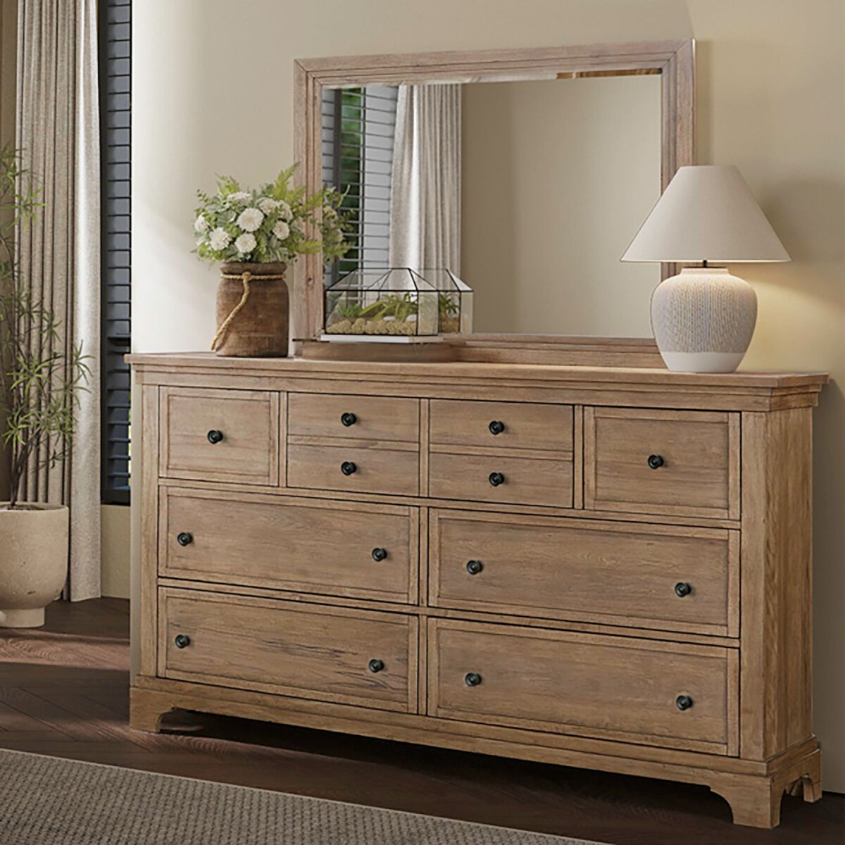 f101a5e3580f9295a86c7255ee3082ba Dresser & Mirror - Image 1